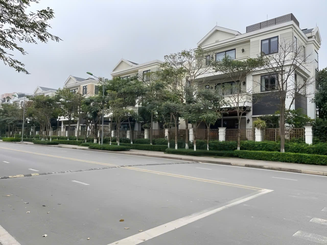 Vì sao căn hộ khu vực Tây Hồ Tây đang lập đỉnh giá nhưng vẫn khan hàng?- Ảnh 1. Vì sao căn hộ khu vực Tây Hồ Tây đang lập đỉnh giá nhưng vẫn khan hàng?- Ảnh 1.