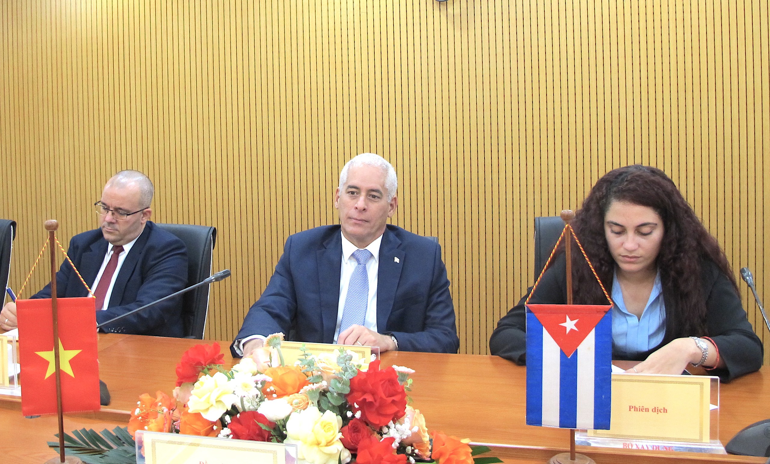 Thắt chặt quan hệ hữu nghị Việt Nam - Cuba trong lĩnh vực xây dựng- Ảnh 3. Thắt chặt quan hệ hữu nghị Việt Nam - Cuba trong lĩnh vực xây dựng- Ảnh 3.