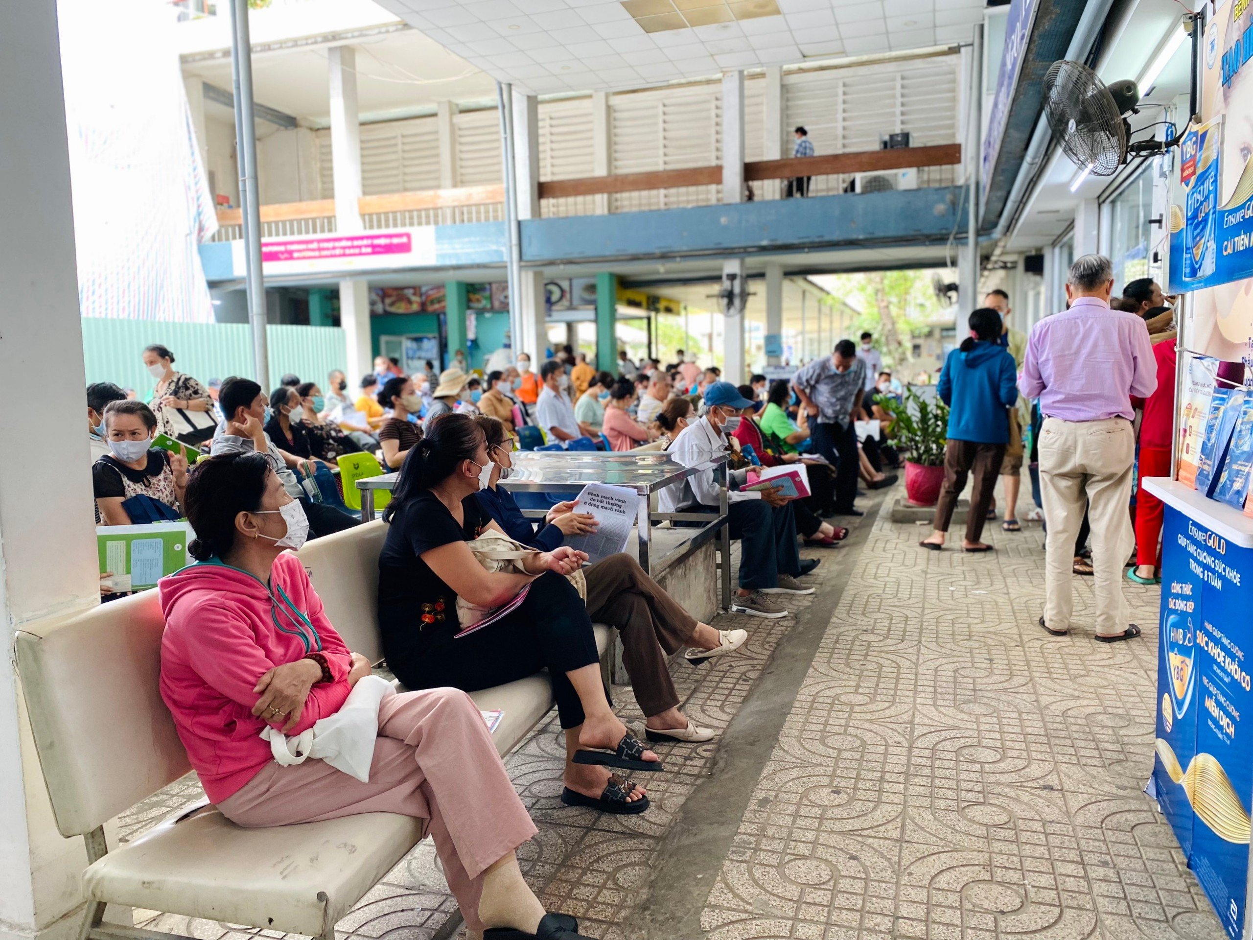 Dịch sốt xuất huyết bùng phát tại TP.HCM: 10 ca tử vong, nhiều bệnh nhân diễn biến nặng- Ảnh 2.