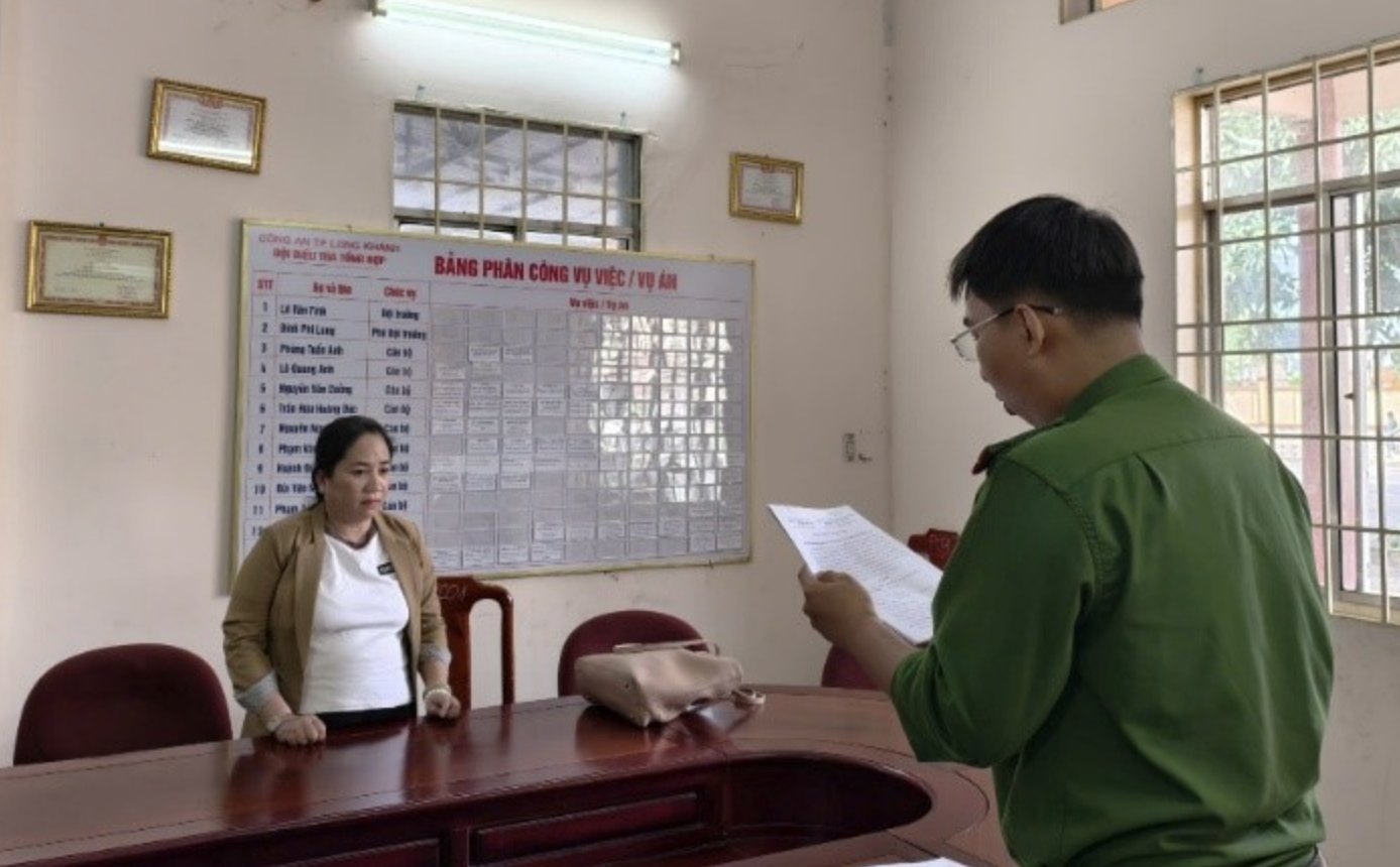 Đồng Nai: Bắt trưởng văn phòng công chứng giả mạo chủ đất chiếm đoạt 16 tỷ đồng- Ảnh 2. Đồng Nai: Bắt trưởng văn phòng công chứng giả mạo chủ đất chiếm đoạt 16 tỷ đồng- Ảnh 2.
