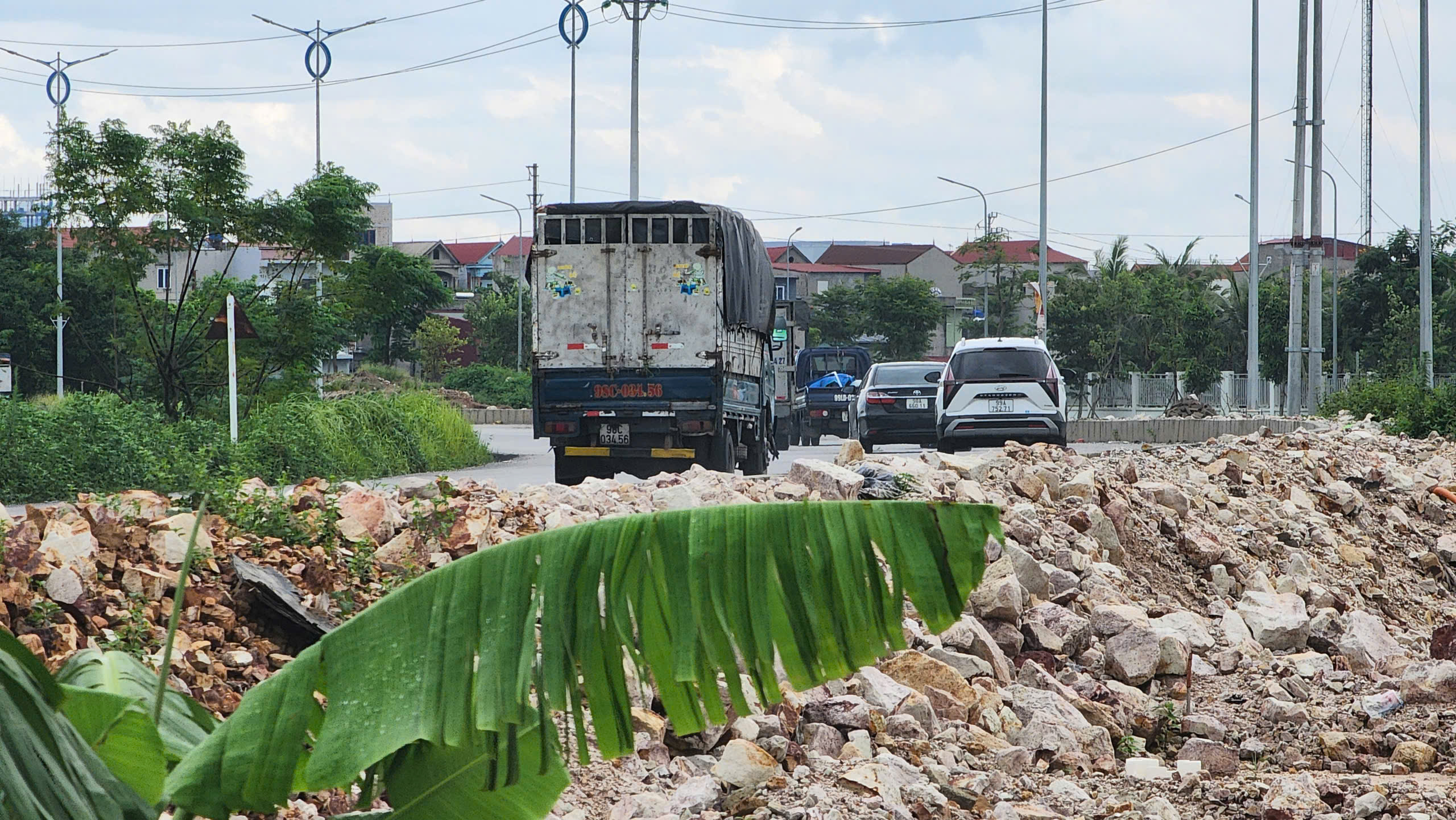 Thiếu mặt bằng, dự án đường trăm tỷ qua khu công nghiệp ở Bắc Ninh vỡ tiến độ- Ảnh 15.