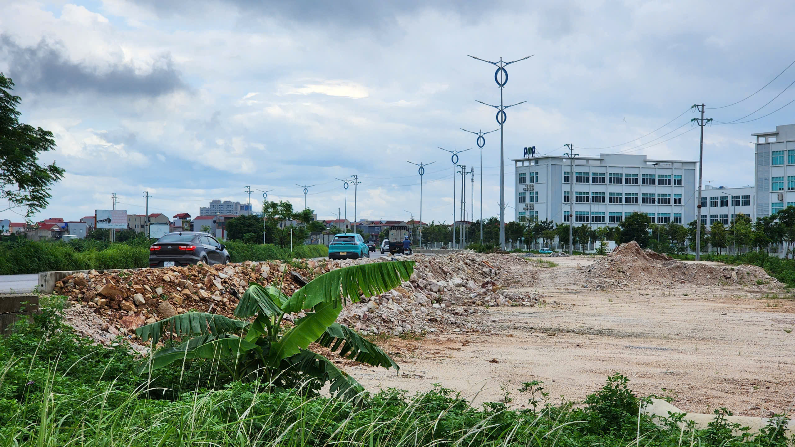 Thiếu mặt bằng, dự án đường trăm tỷ qua khu công nghiệp ở Bắc Ninh vỡ tiến độ- Ảnh 19.