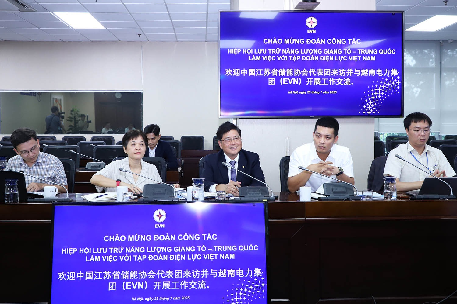EVN bắt tay "ông lớn" năng lượng Trung Quốc, tìm lời giải cho bài toán lưu trữ điện- Ảnh 1. EVN bắt tay "ông lớn" năng lượng Trung Quốc, tìm lời giải cho bài toán lưu trữ điện- Ảnh 1.