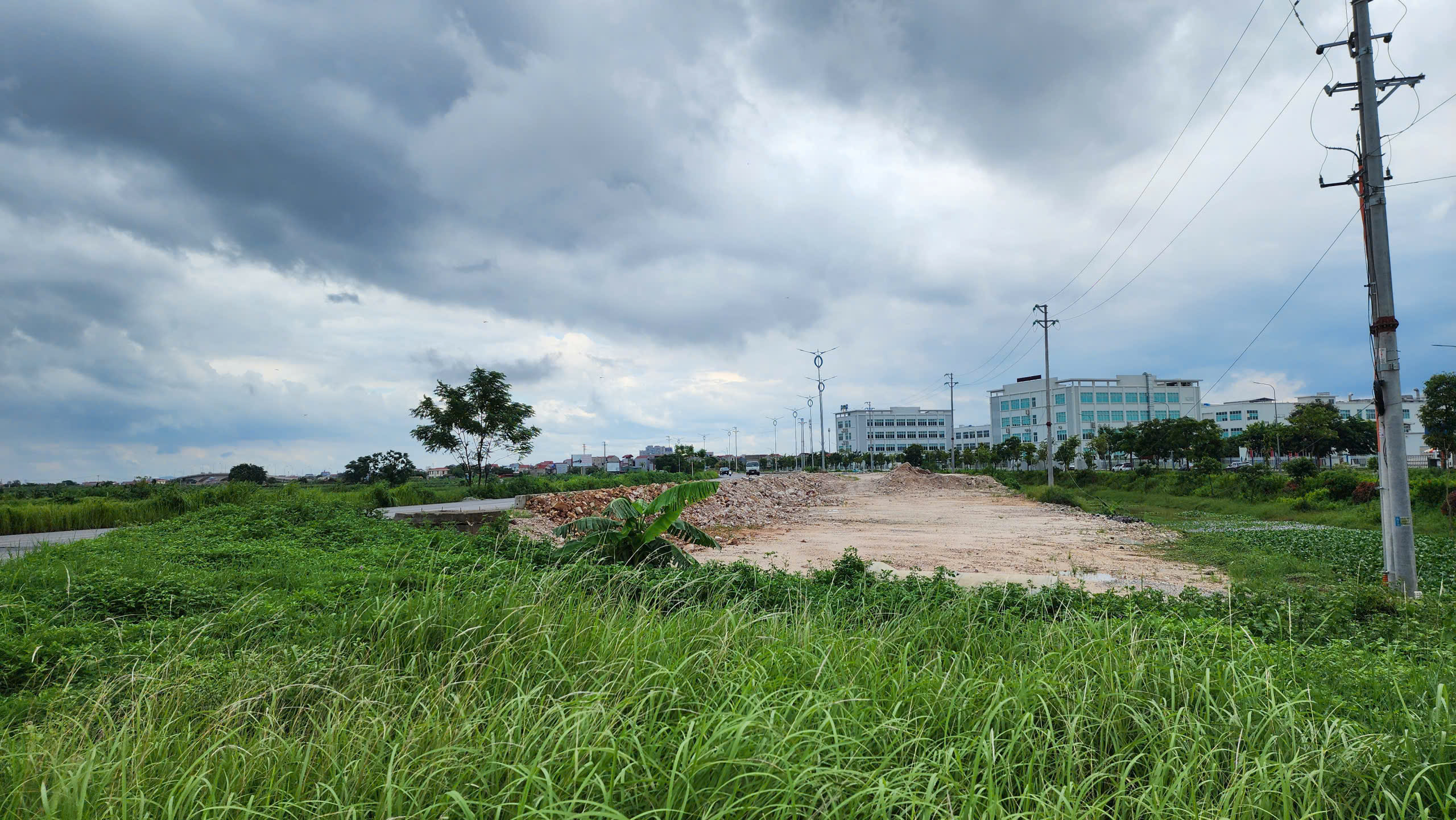 Thiếu mặt bằng, dự án đường trăm tỷ qua khu công nghiệp ở Bắc Ninh vỡ tiến độ- Ảnh 26.