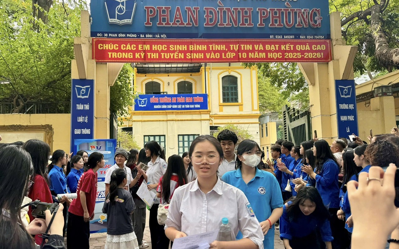 Hà Nội bổ sung hơn 1.100 học sinh vào lớp 10 công lập