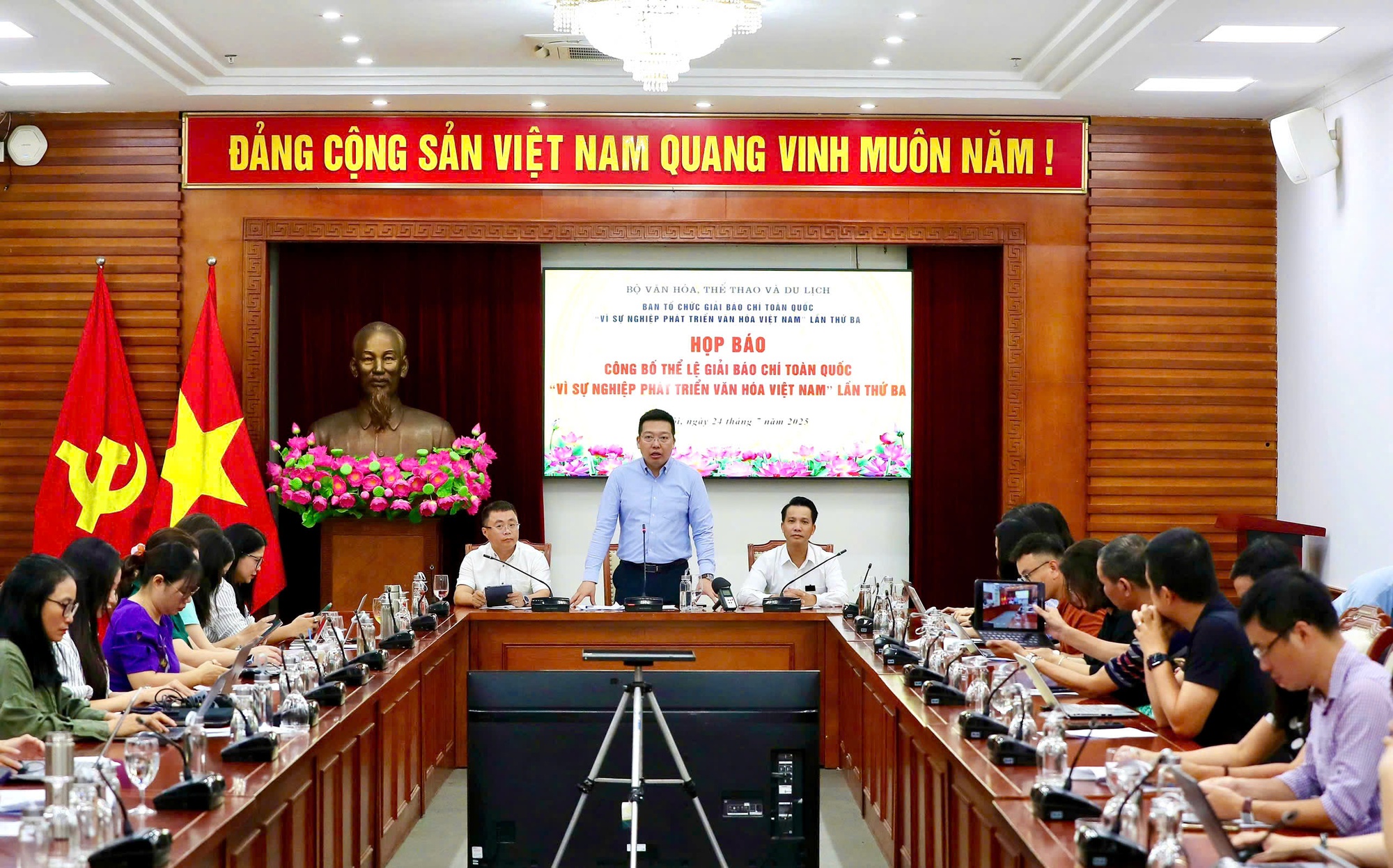 Tìm kiếm tác phẩm báo chí xuất sắc về văn hóa Việt Nam- Ảnh 1.