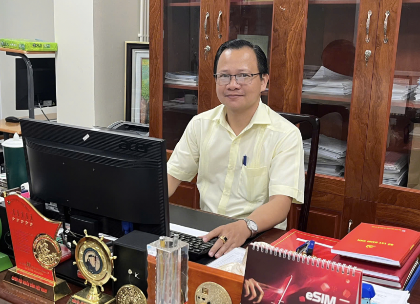 Chuyện của những cán bộ làm việc xa nhà hơn 100km sau sáp nhập- Ảnh 2.