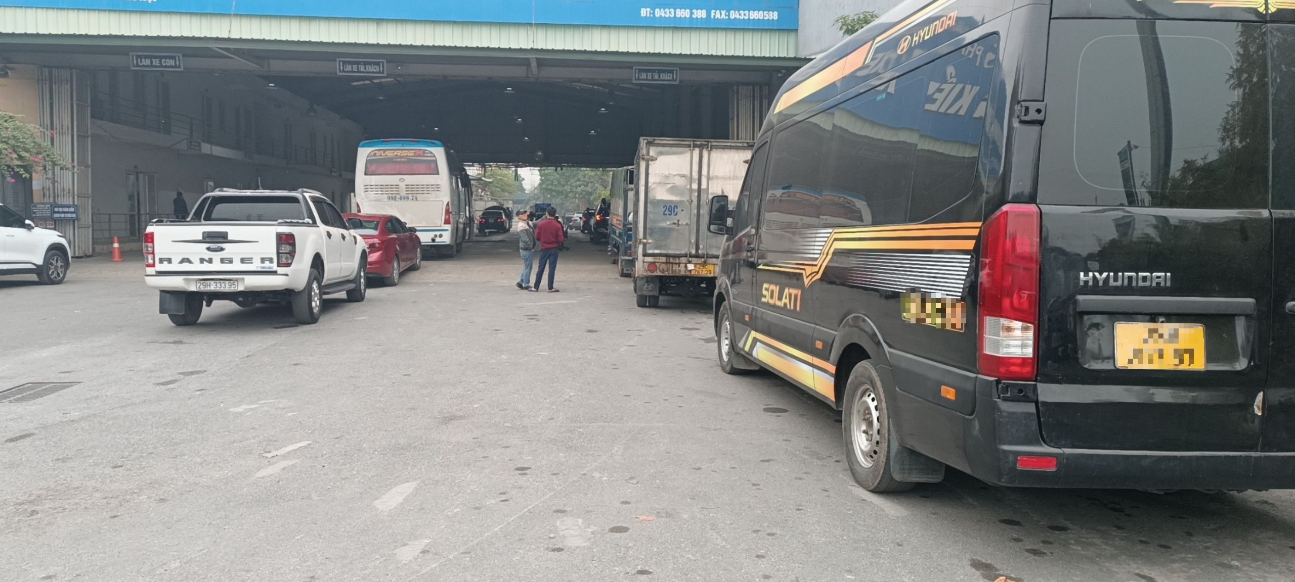 Tăng cường hướng dẫn đổi đăng ký xe theo biển số, tạo thuận lợi trong đăng kiểm- Ảnh 2.