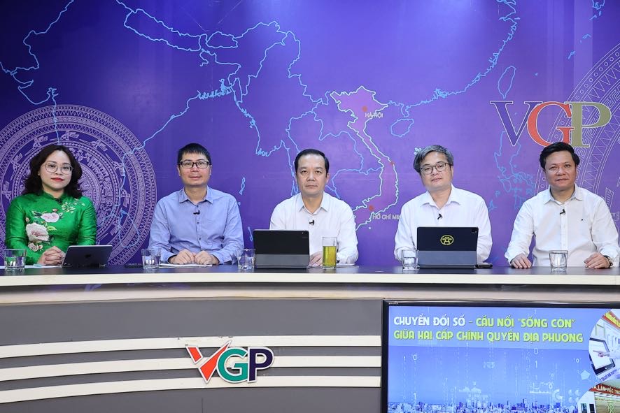 Thành công của chuyển đổi số phải gắn với sự thuận tiện, hài lòng của người dân- Ảnh 1. Thành công của chuyển đổi số phải gắn với sự thuận tiện, hài lòng của người dân- Ảnh 1.