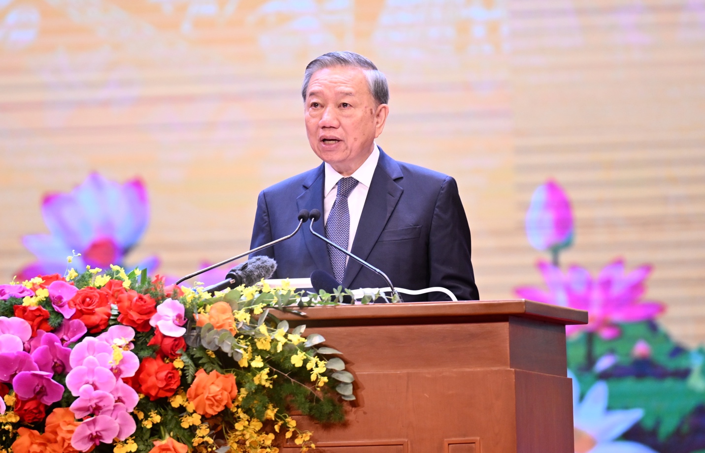 Tổng Bí thư Tô Lâm: Máu đào của các anh hùng liệt sĩ đổ xuống, đất nước nở hoa- Ảnh 1.