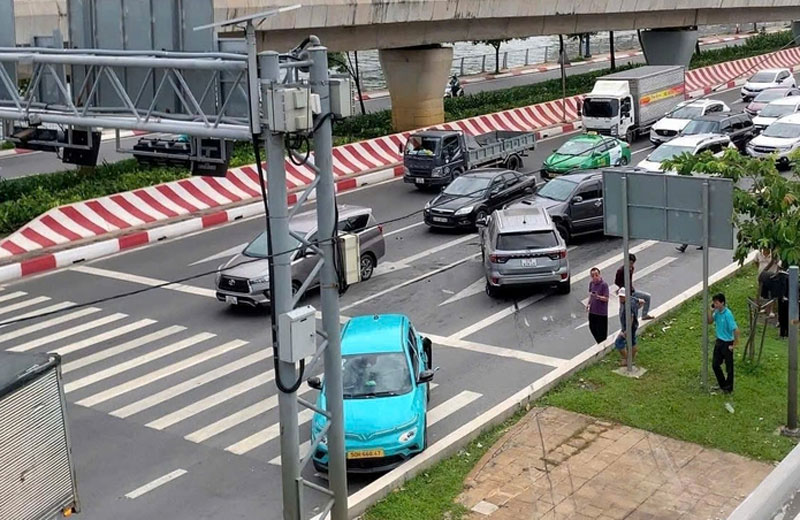 Hiện trường tai nạn - Ảnh: Anh Vũ. Hiện trường tai nạn - Ảnh: Anh Vũ.