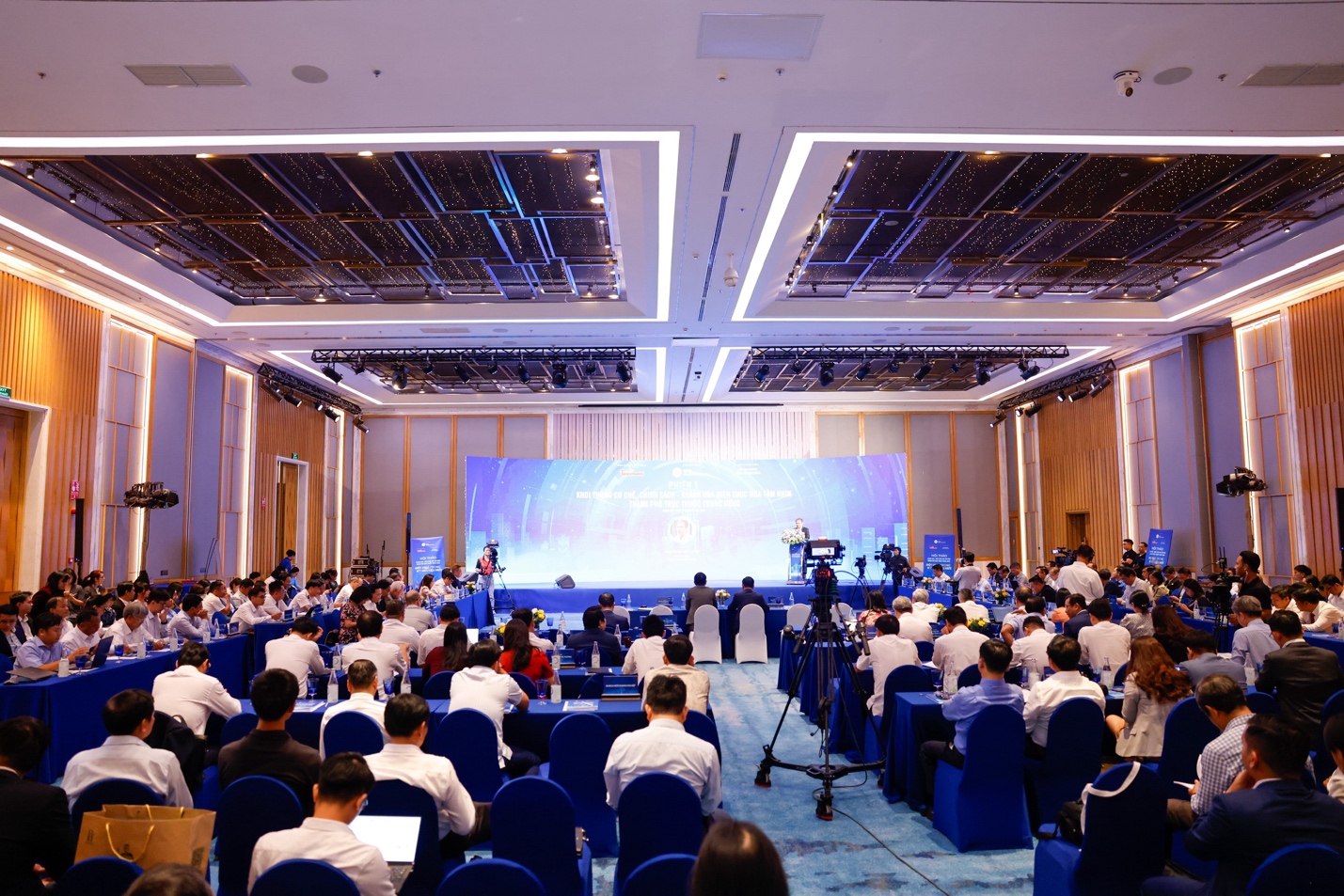 Khánh Hòa hiện thực hóa tầm nhìn thành phố trực thuộc Trung ương năm 2030- Ảnh 5. Khánh Hòa hiện thực hóa tầm nhìn thành phố trực thuộc Trung ương năm 2030- Ảnh 5.