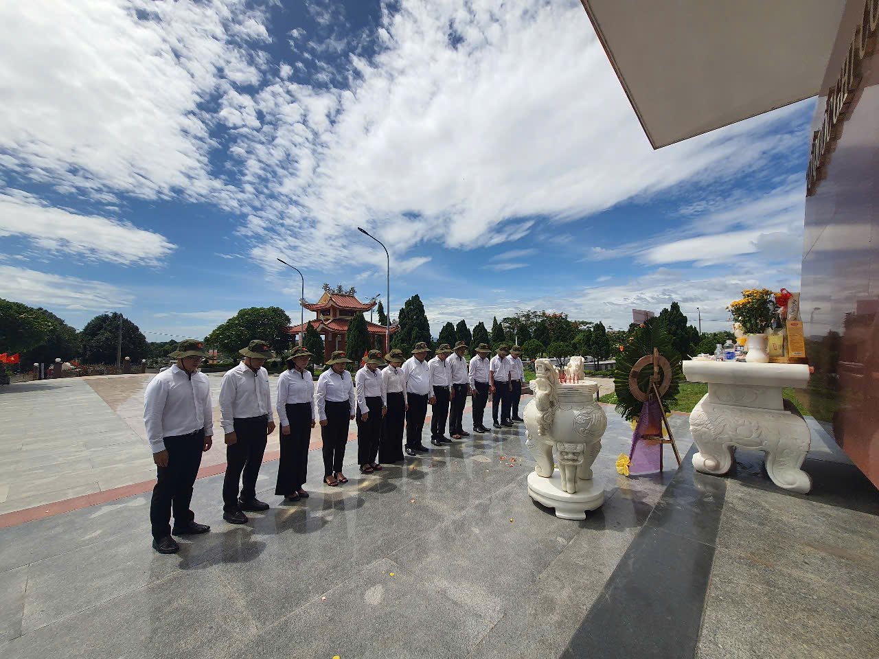 Agribank tri ân thương binh, liệt sĩ, người có công với cách mạng dịp 27/7- Ảnh 4. Agribank tri ân thương binh, liệt sĩ, người có công với cách mạng dịp 27/7- Ảnh 4.