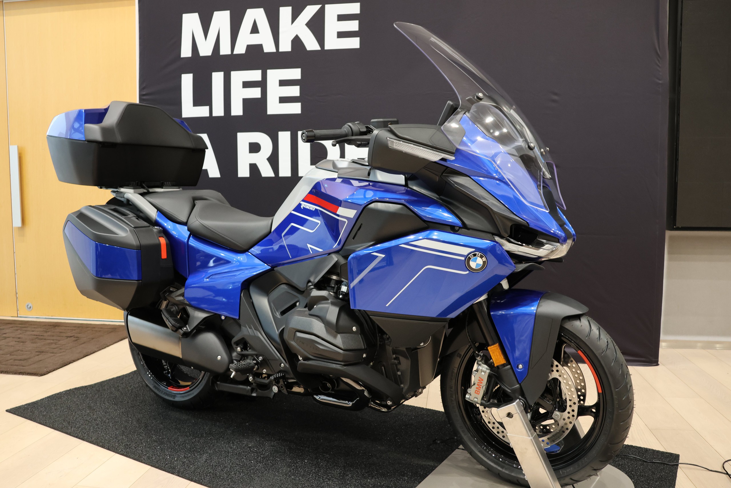 BMW R1300RT trình làng hàng loạt công nghệ tiên tiến- Ảnh 1. BMW R1300RT trình làng hàng loạt công nghệ tiên tiến- Ảnh 1.