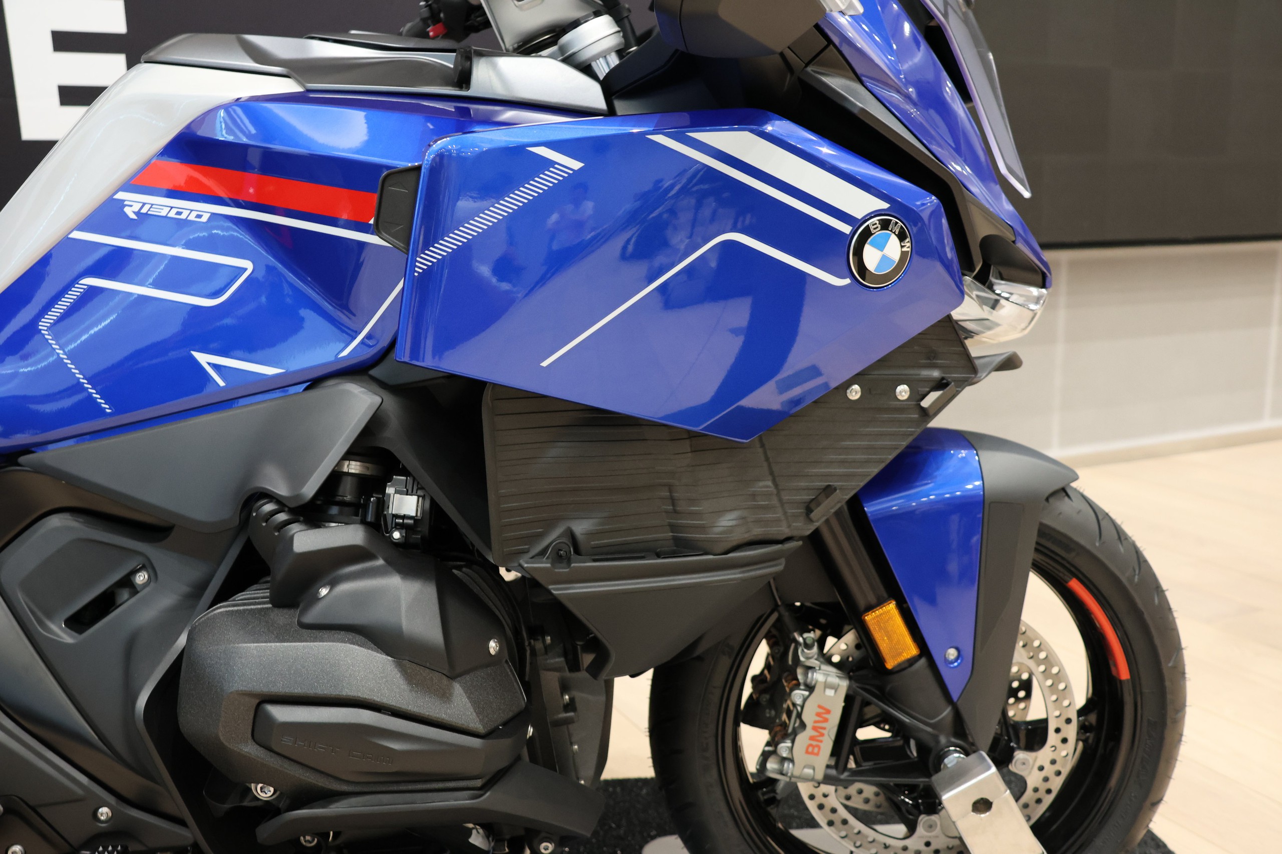 BMW R1300RT trình làng hàng loạt công nghệ tiên tiến- Ảnh 3. BMW R1300RT trình làng hàng loạt công nghệ tiên tiến- Ảnh 3.