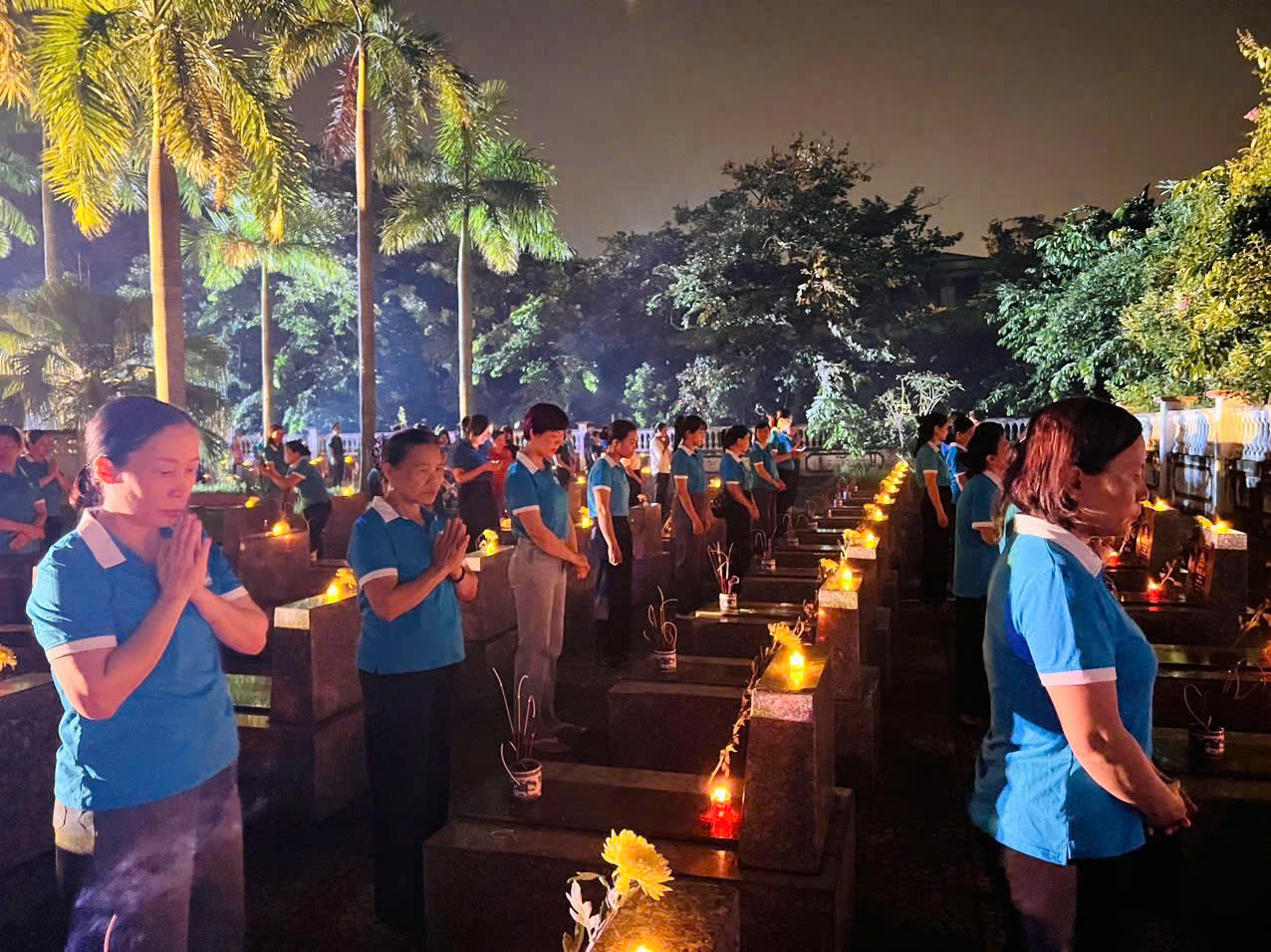 Khắp Thủ đô lung linh "mỗi ngọn nến - một tấm lòng" tri ân các anh hùng liệt sĩ- Ảnh 4. Khắp Thủ đô lung linh "mỗi ngọn nến - một tấm lòng" tri ân các anh hùng liệt sĩ- Ảnh 4.