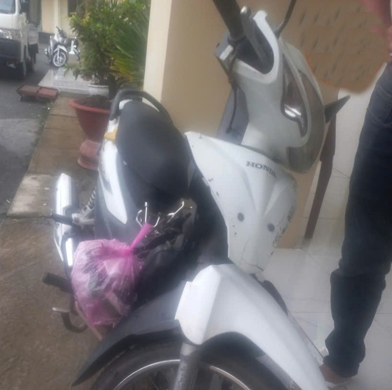 Cần Thơ bắt đối tượng cướp xe ôm sau 24 giờ gây án- Ảnh 2. Cần Thơ bắt đối tượng cướp xe ôm sau 24 giờ gây án- Ảnh 2.