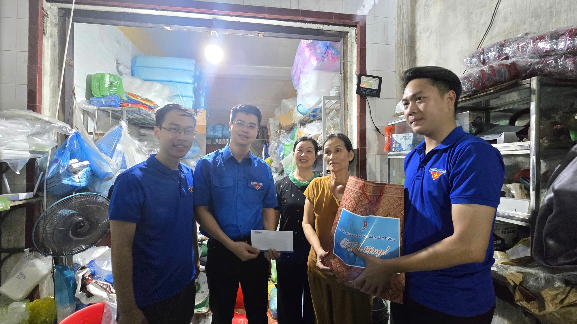 Đoàn Thanh niên Báo Xây dựng tri ân ngày Thương binh - Liệt sĩ tại Hải Phòng- Ảnh 14. Đoàn Thanh niên Báo Xây dựng tri ân ngày Thương binh - Liệt sĩ tại Hải Phòng- Ảnh 14.