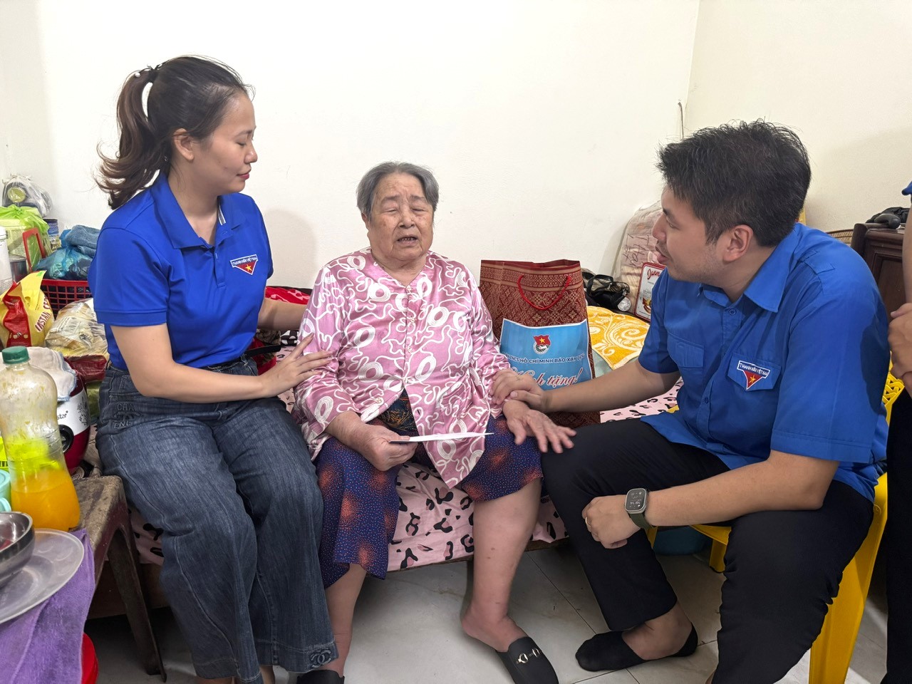 Đoàn Thanh niên Báo Xây dựng tri ân ngày Thương binh - Liệt sĩ tại Hải Phòng- Ảnh 10. Đoàn Thanh niên Báo Xây dựng tri ân ngày Thương binh - Liệt sĩ tại Hải Phòng- Ảnh 10.