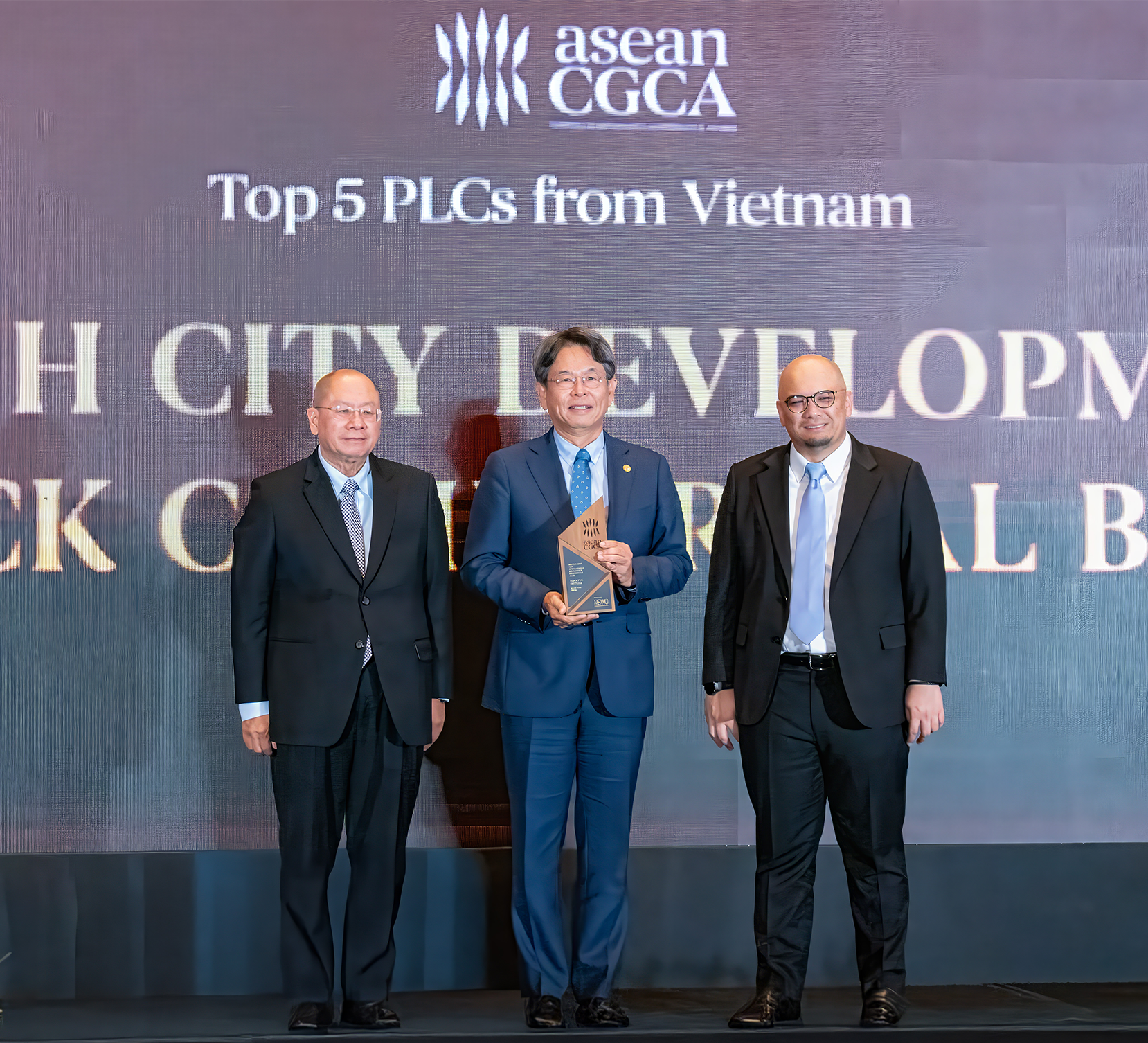 HDBank được vinh danh Top 5 doanh nghiệp quản trị chuẩn mực ASEAN 2025- Ảnh 2. HDBank được vinh danh Top 5 doanh nghiệp quản trị chuẩn mực ASEAN 2025- Ảnh 2.