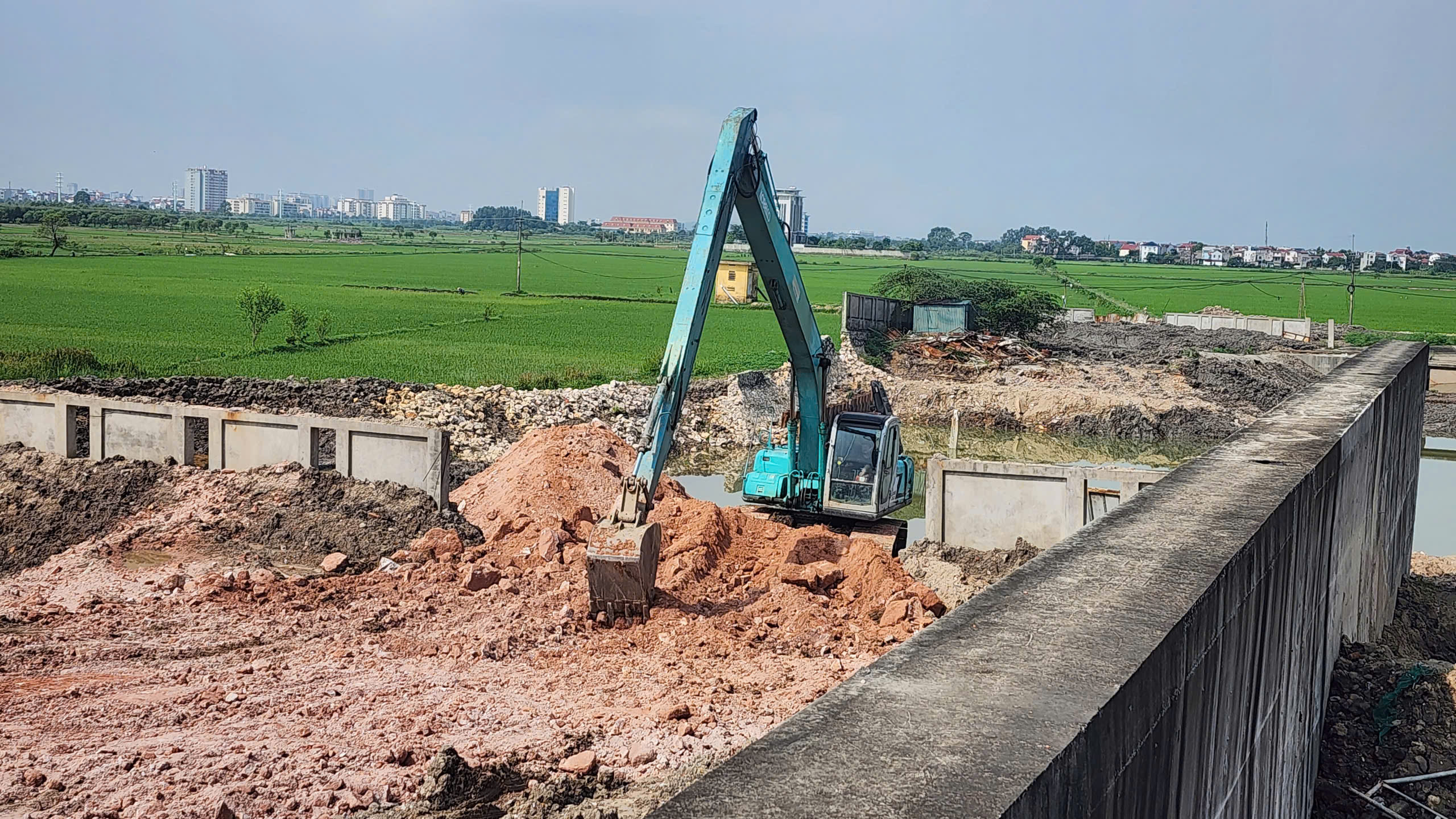 Sau chỉ đạo của Chủ tịch tỉnh Bắc Ninh dự án trạm bơm trăm tỷ đồng thi công ra sao?- Ảnh 3.