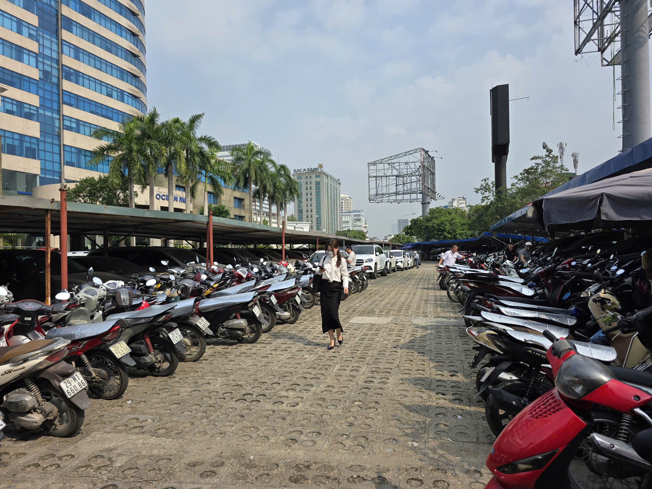 Cận cảnh bốn vị trí đủ điều kiện dựng trạm sạc xe điện dọc Vành đai 1 Hà Nội- Ảnh 4.