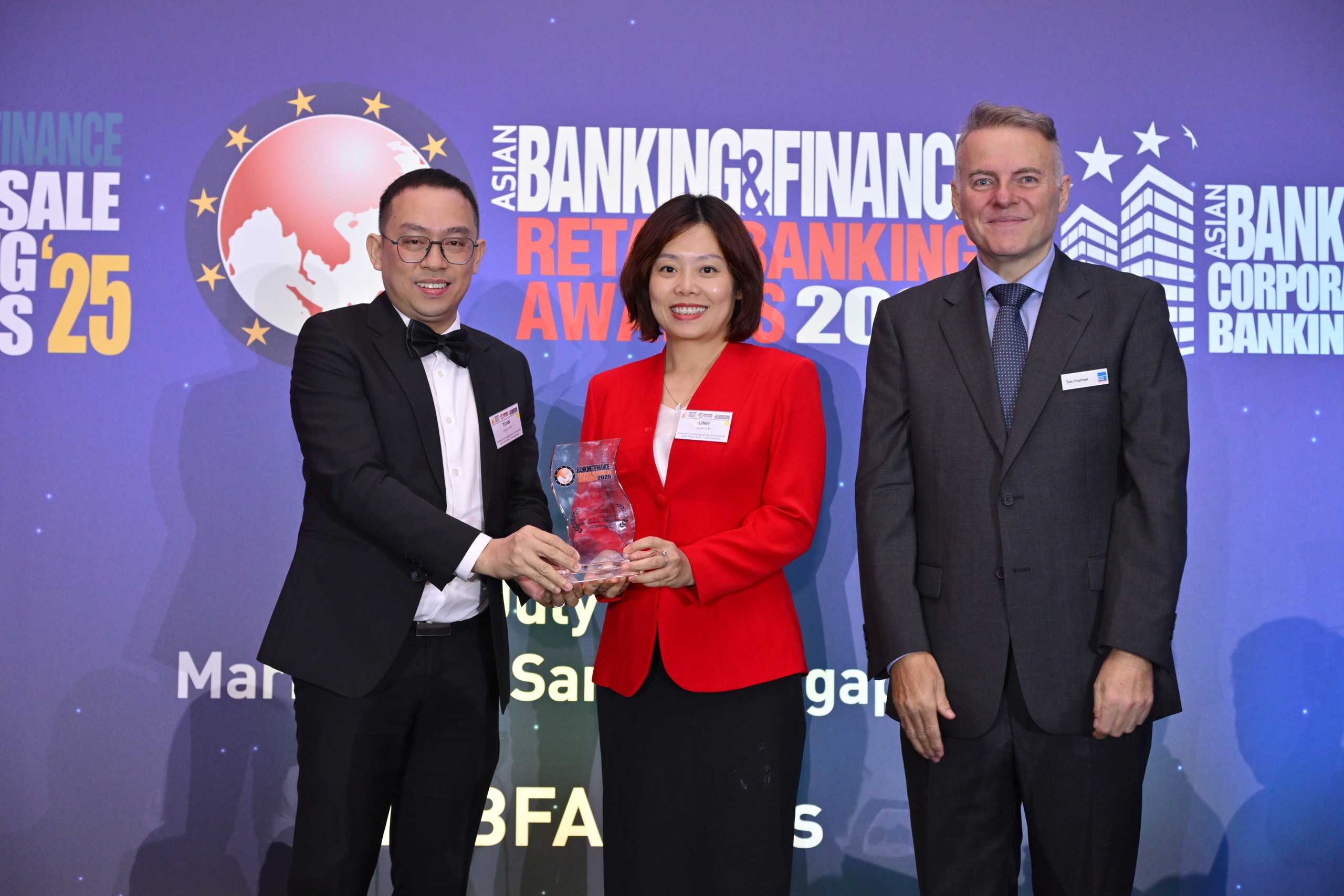 Techcombank lần thứ tư liên tiếp nhận giải Ngân hàng bán lẻ nội địa tốt nhất Việt Nam- Ảnh 1.