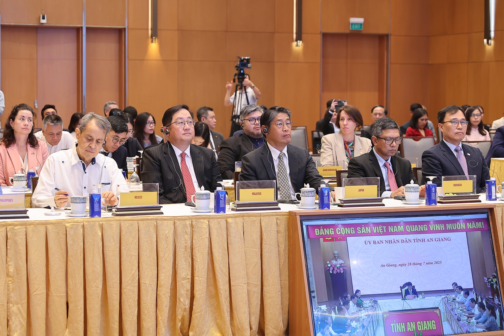 Việt Nam quyết tâm tổ chức Năm APEC 2027 thành công mọi mặt- Ảnh 3. Việt Nam quyết tâm tổ chức Năm APEC 2027 thành công mọi mặt- Ảnh 3.
