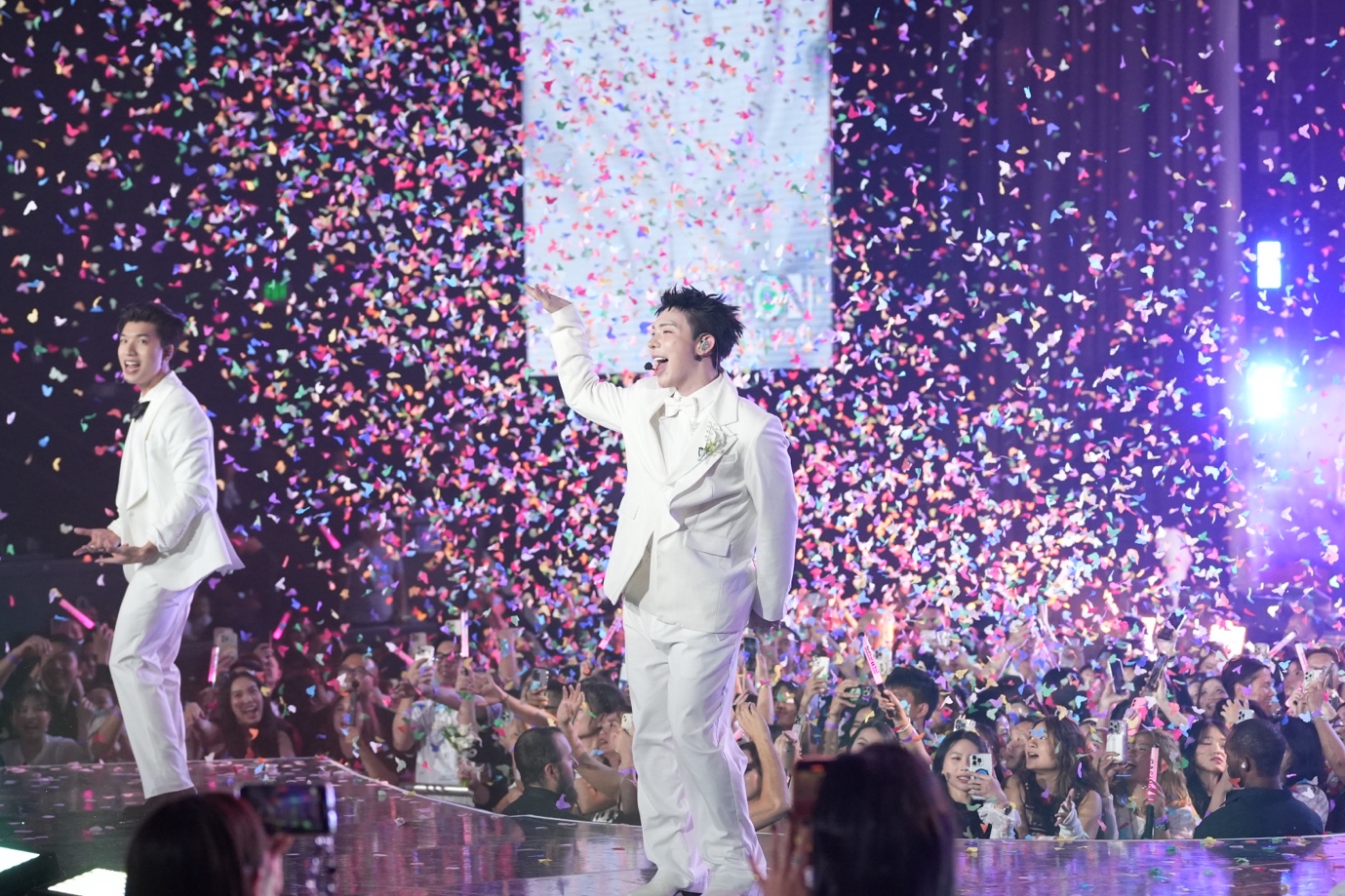 Các Anh trai say hi xúc động nói gì sau 2 đêm concert lịch sử tại Las Vegas?- Ảnh 2.