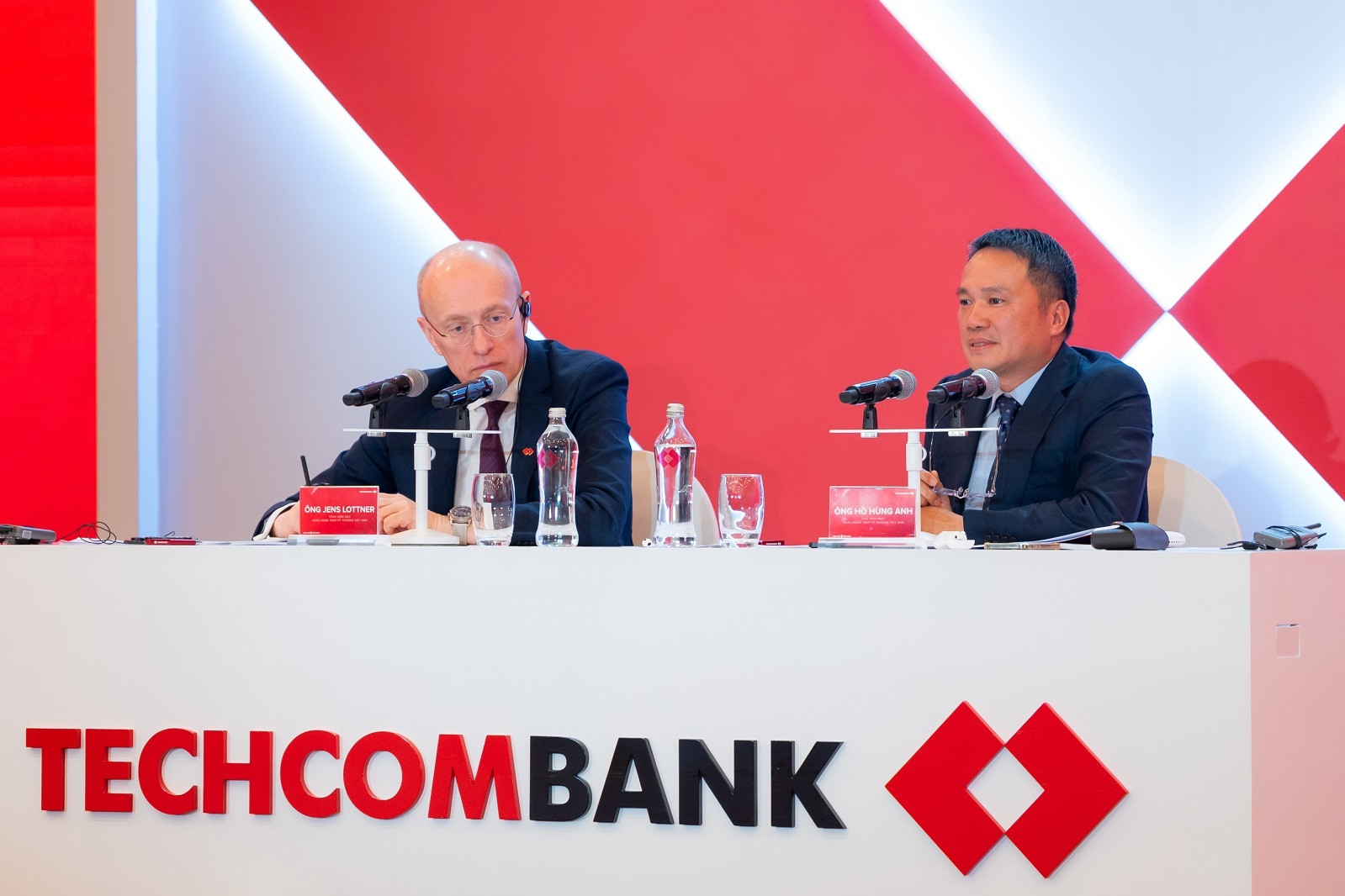 Techcombank: Từ hợp tác phân phối đến sản phẩm bảo hiểm nhân thọ “may đo” cho người Việt- Ảnh 2. Techcombank: Từ hợp tác phân phối đến sản phẩm bảo hiểm nhân thọ “may đo” cho người Việt- Ảnh 2.