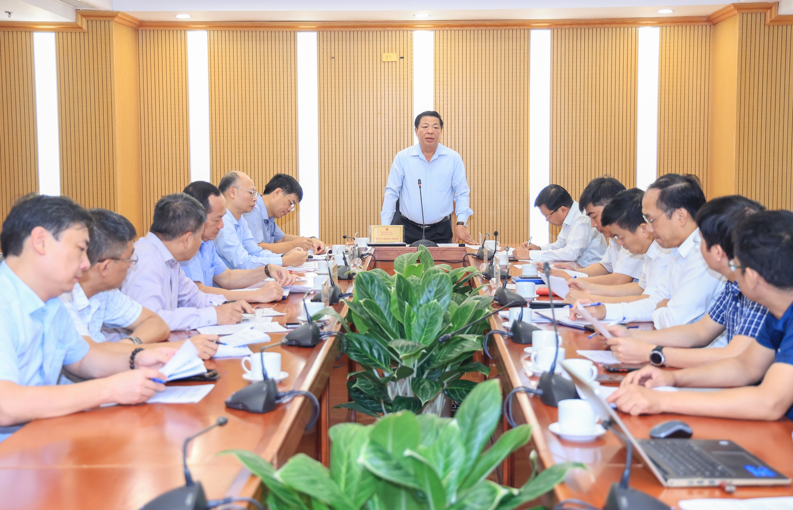 Bộ trưởng Trần Hồng Minh: Khẩn trương rà soát, hệ thống hóa tiêu chuẩn đường sắt- Ảnh 1. Bộ trưởng Trần Hồng Minh: Khẩn trương rà soát, hệ thống hóa tiêu chuẩn đường sắt- Ảnh 1.
