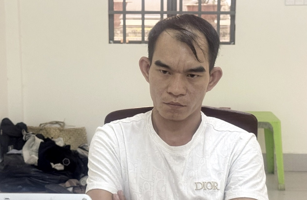 Mạo danh "hiệp sĩ", chiếm đoạt tiền từ người nhà nạn nhân bị lừa bán sang Campuchia- Ảnh 1. Mạo danh "hiệp sĩ", chiếm đoạt tiền từ người nhà nạn nhân bị lừa bán sang Campuchia- Ảnh 1.