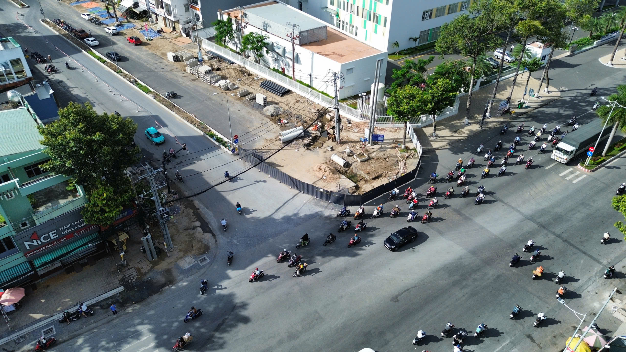 Người dân bức xúc vì tuyến đường hơn 500m nội ô Cần Thơ thi công ì ạch- Ảnh 1. Người dân bức xúc vì tuyến đường hơn 500m nội ô Cần Thơ thi công ì ạch- Ảnh 1.