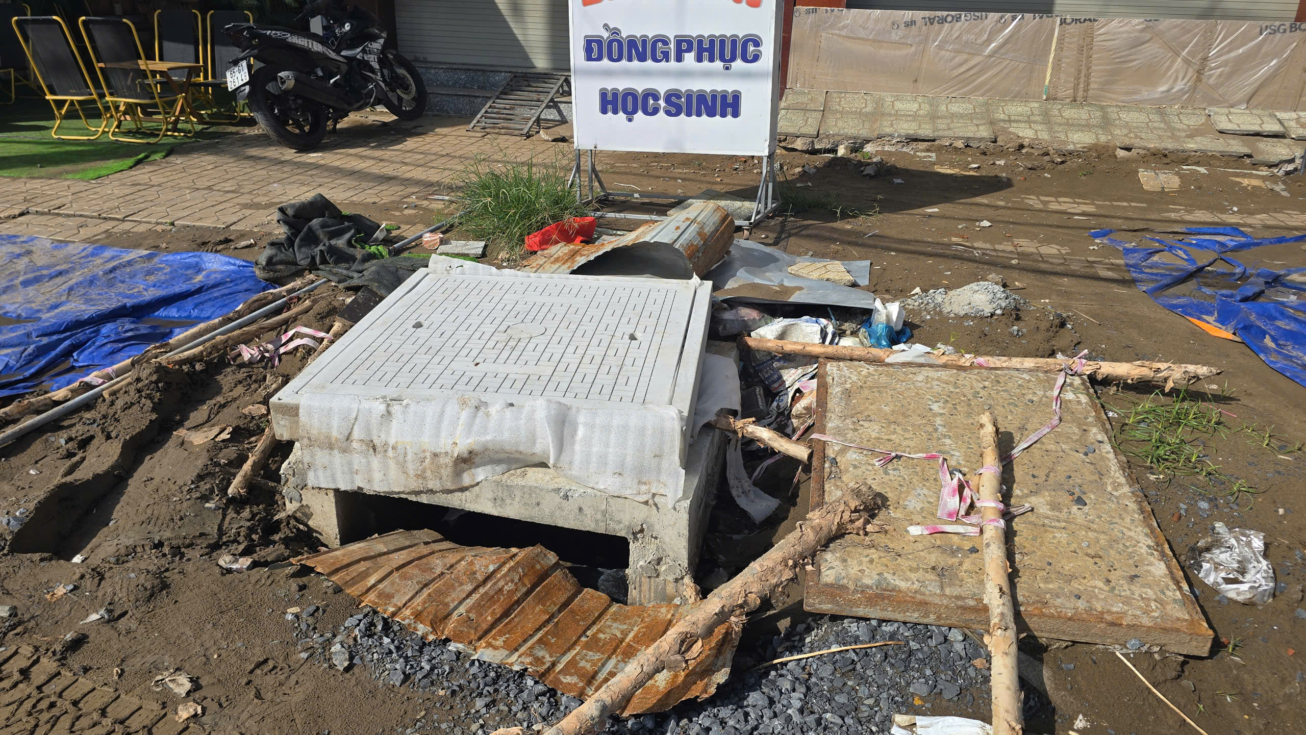 Người dân bức xúc vì tuyến đường hơn 500m nội ô Cần Thơ thi công ì ạch- Ảnh 3. Người dân bức xúc vì tuyến đường hơn 500m nội ô Cần Thơ thi công ì ạch- Ảnh 3.