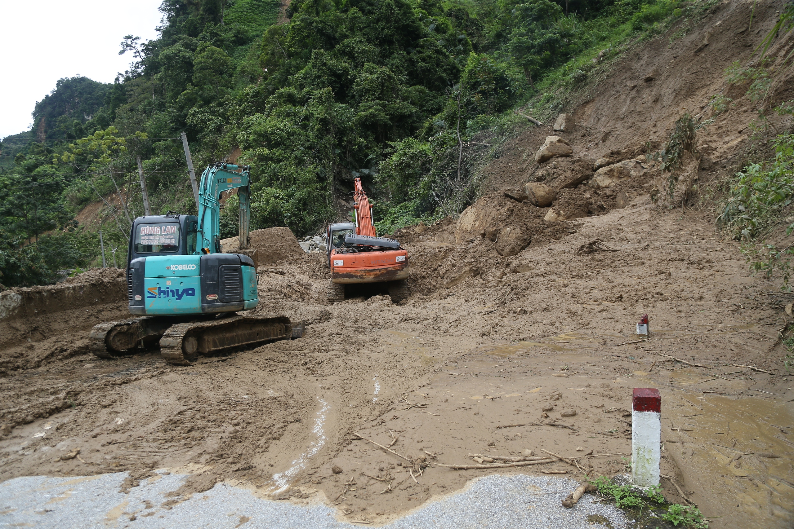 Nghệ An cần 1.390 tỷ đồng để khắc phục hạ tầng giao thông sau bão lũ- Ảnh 3.