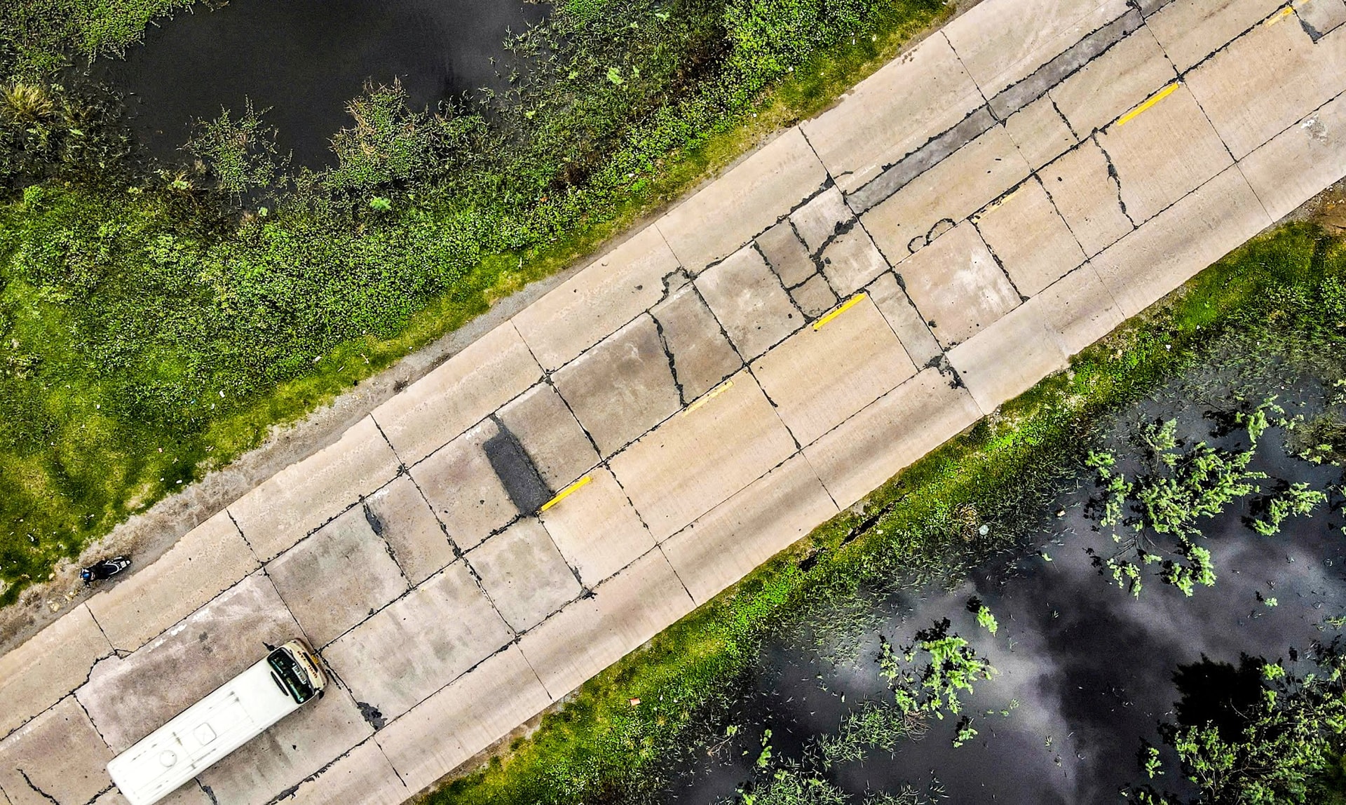 Rót gần 70 tỷ đồng đại tu 3km quốc lộ 1, "cửa ngõ" phía Nam Hà Tĩnh- Ảnh 2. Rót gần 70 tỷ đồng đại tu 3km quốc lộ 1, "cửa ngõ" phía Nam Hà Tĩnh- Ảnh 2.
