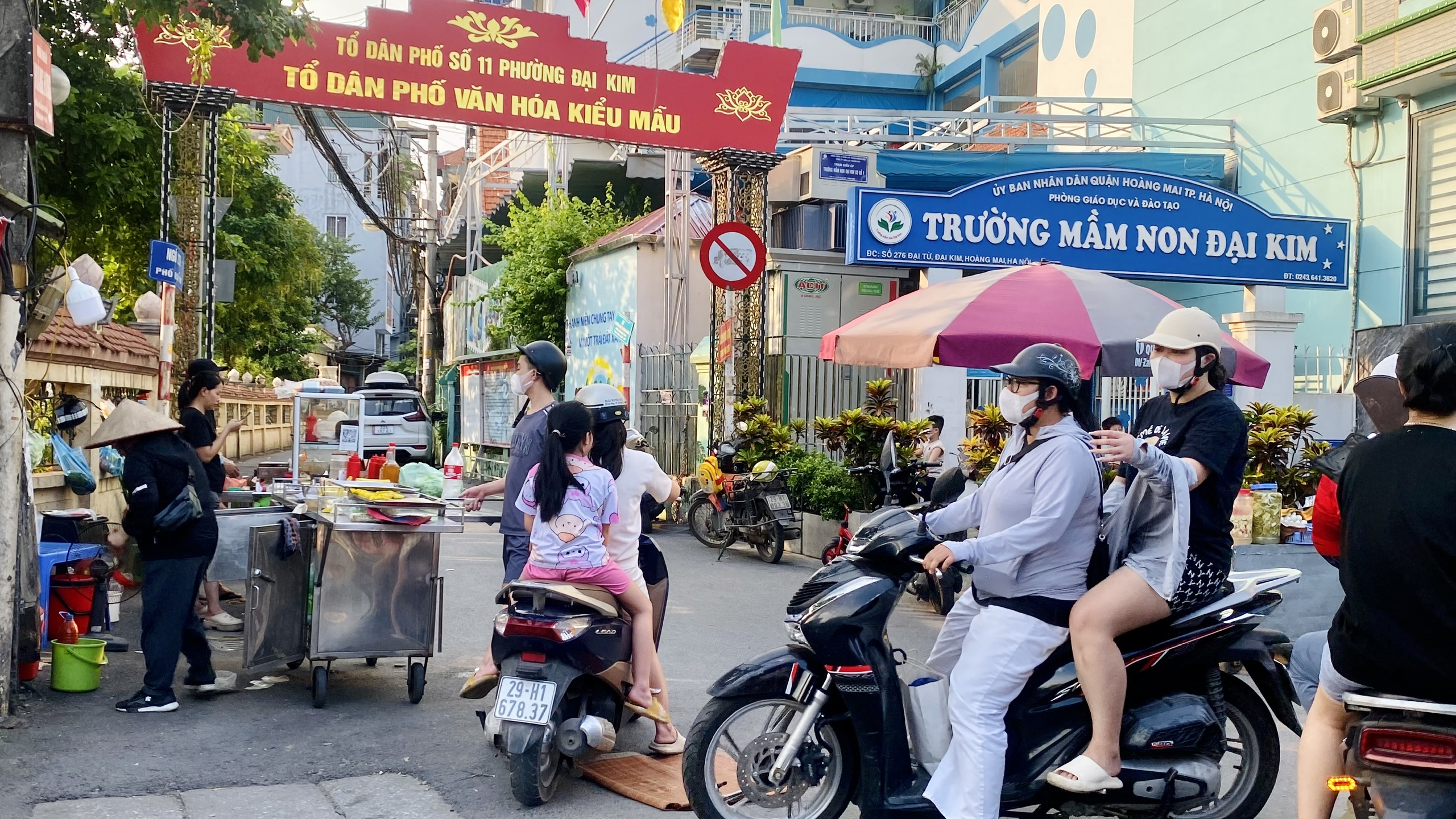Bao giờ dẹp được chợ cóc, chợ tạm trên địa bàn Hà Nội?- Ảnh 5.