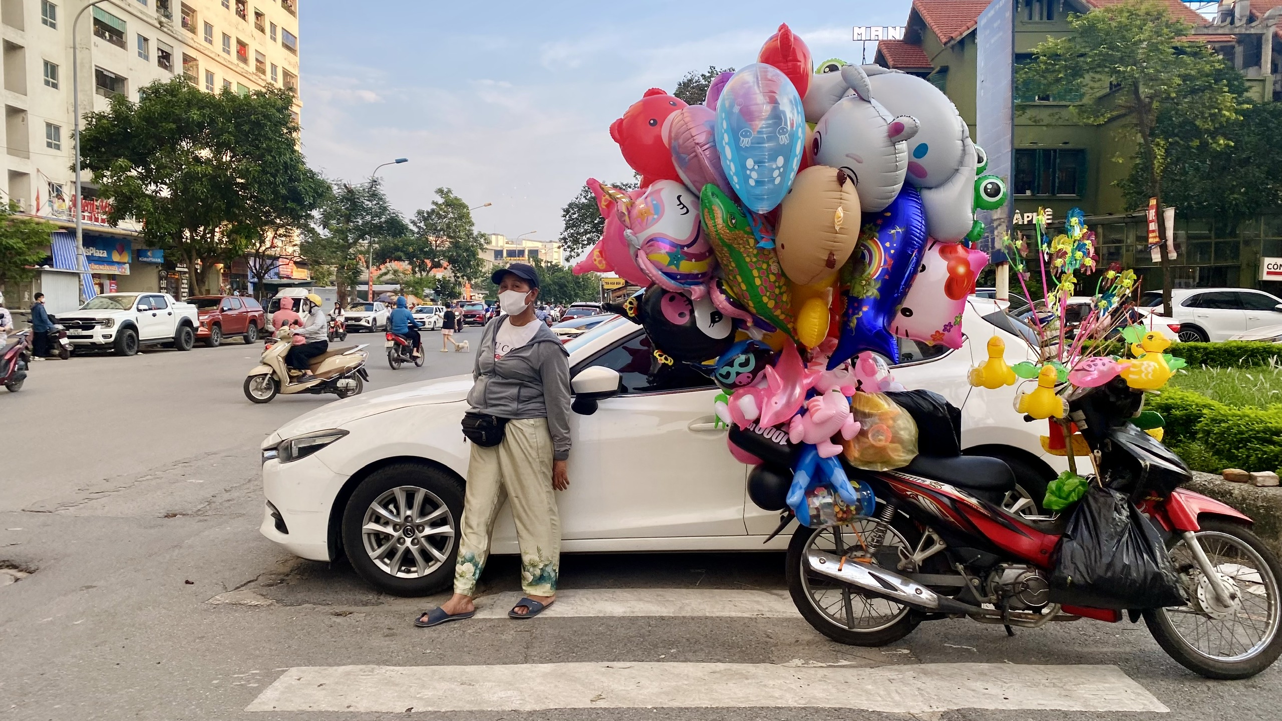 Bao giờ dẹp được chợ cóc, chợ tạm trên địa bàn Hà Nội?- Ảnh 10.