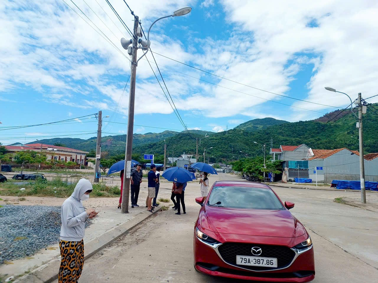 Siết chặt môi giới bất động sản online: Đăng tin phải ghi rõ số chứng chỉ hành nghề- Ảnh 2.