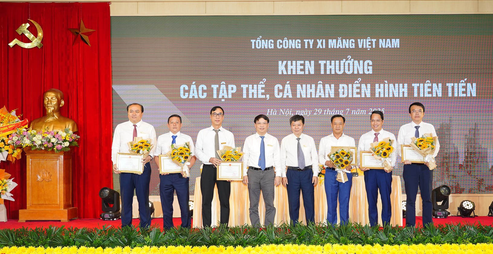 VICEM thi đua phát triển “xi măng xanh - xi măng giảm carbon"- Ảnh 4.