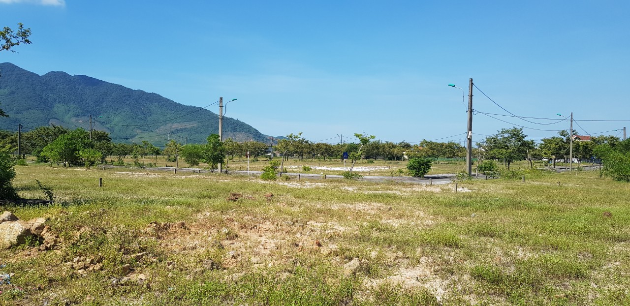 Huế: Cận cảnh các khu vực xây khu tái định cư để làm đường sắt tốc độ cao- Ảnh 10. Huế: Cận cảnh các khu vực xây khu tái định cư để làm đường sắt tốc độ cao- Ảnh 10.