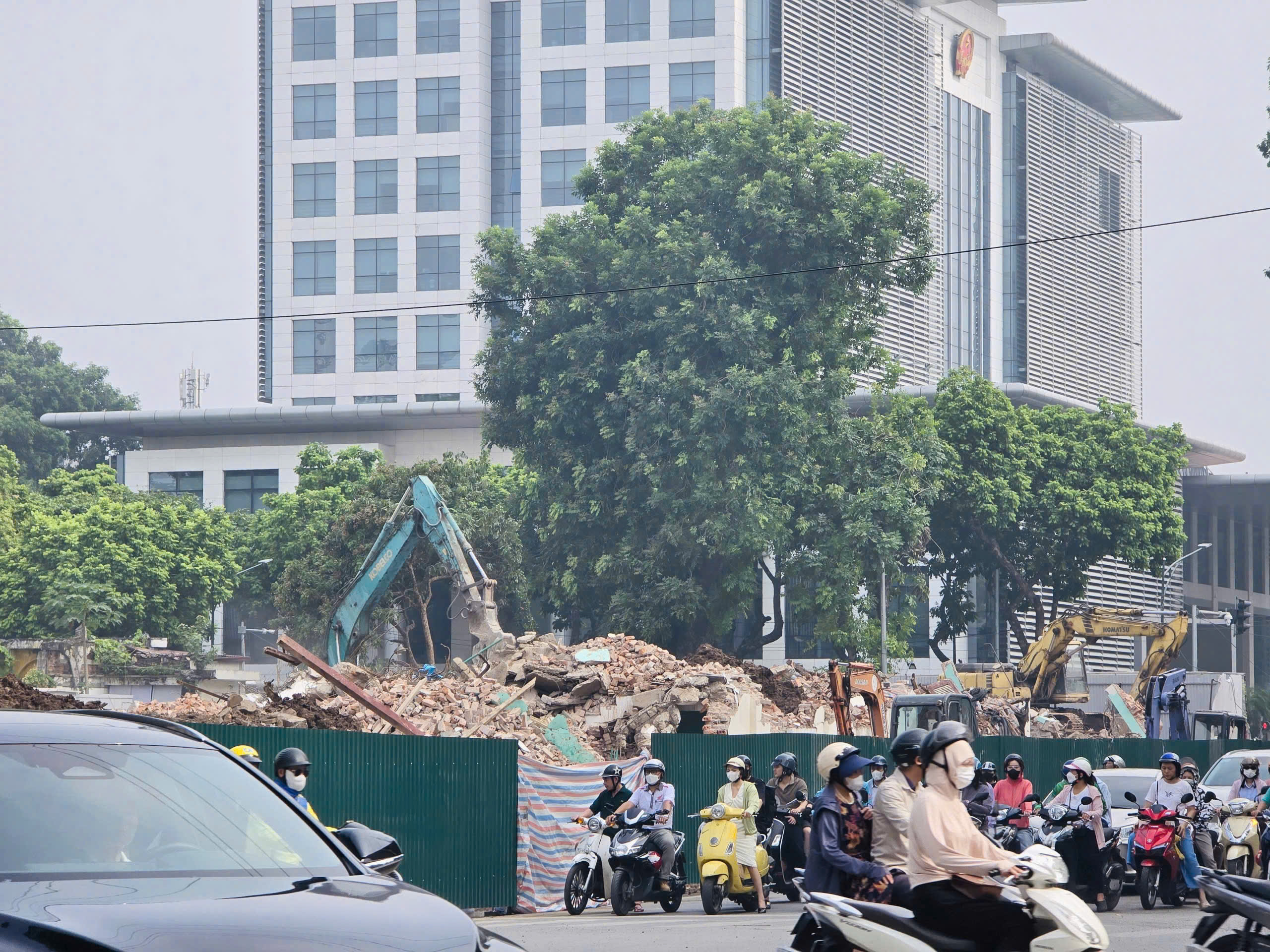 Hà Nội phá dỡ nhà 61 Trần Phú, chạy đua tiến độ mở rộng trục Hùng Vương phục vụ đại lễ 2/9- Ảnh 4.