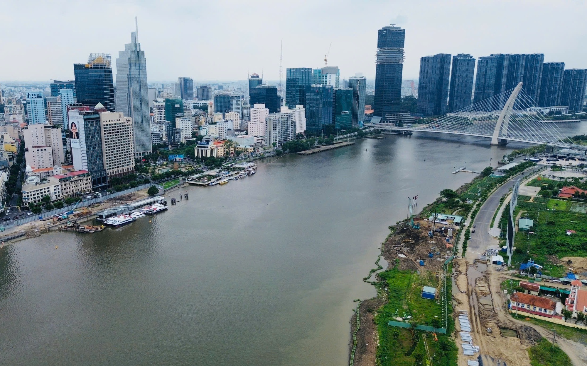 Cầu đi bộ ngh&igrave;n tỷ qua s&ocirc;ng S&agrave;i G&ograve;n: Đạt 20% tiến độ, gấp r&uacute;t th&aacute;o gỡ vướng mắc