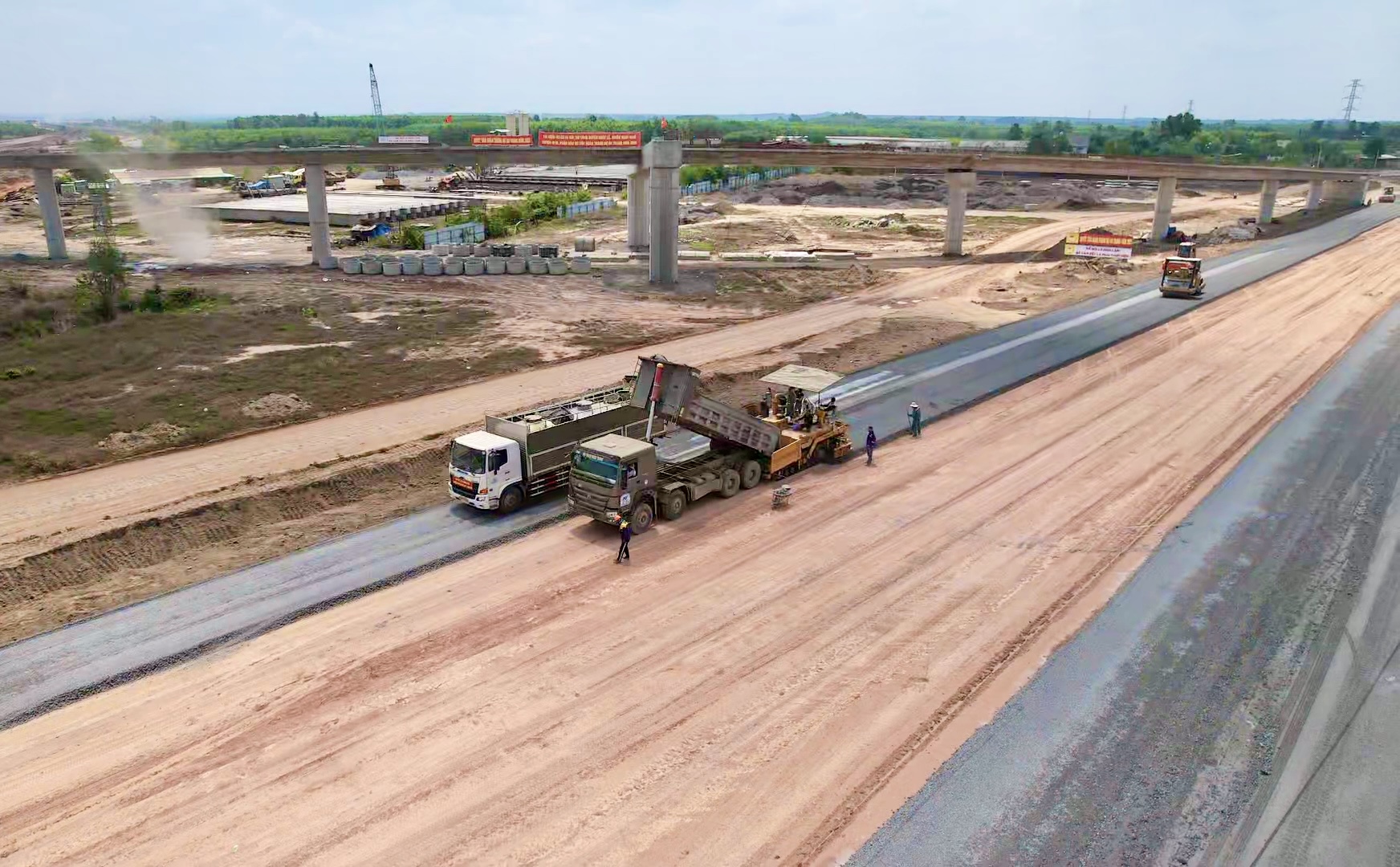 5 mỏ đá tại Đồng Nai áp dụng cơ chế đặc thù phục vụ sân bay, cao tốc- Ảnh 2. 5 mỏ đá tại Đồng Nai áp dụng cơ chế đặc thù phục vụ sân bay, cao tốc- Ảnh 2.