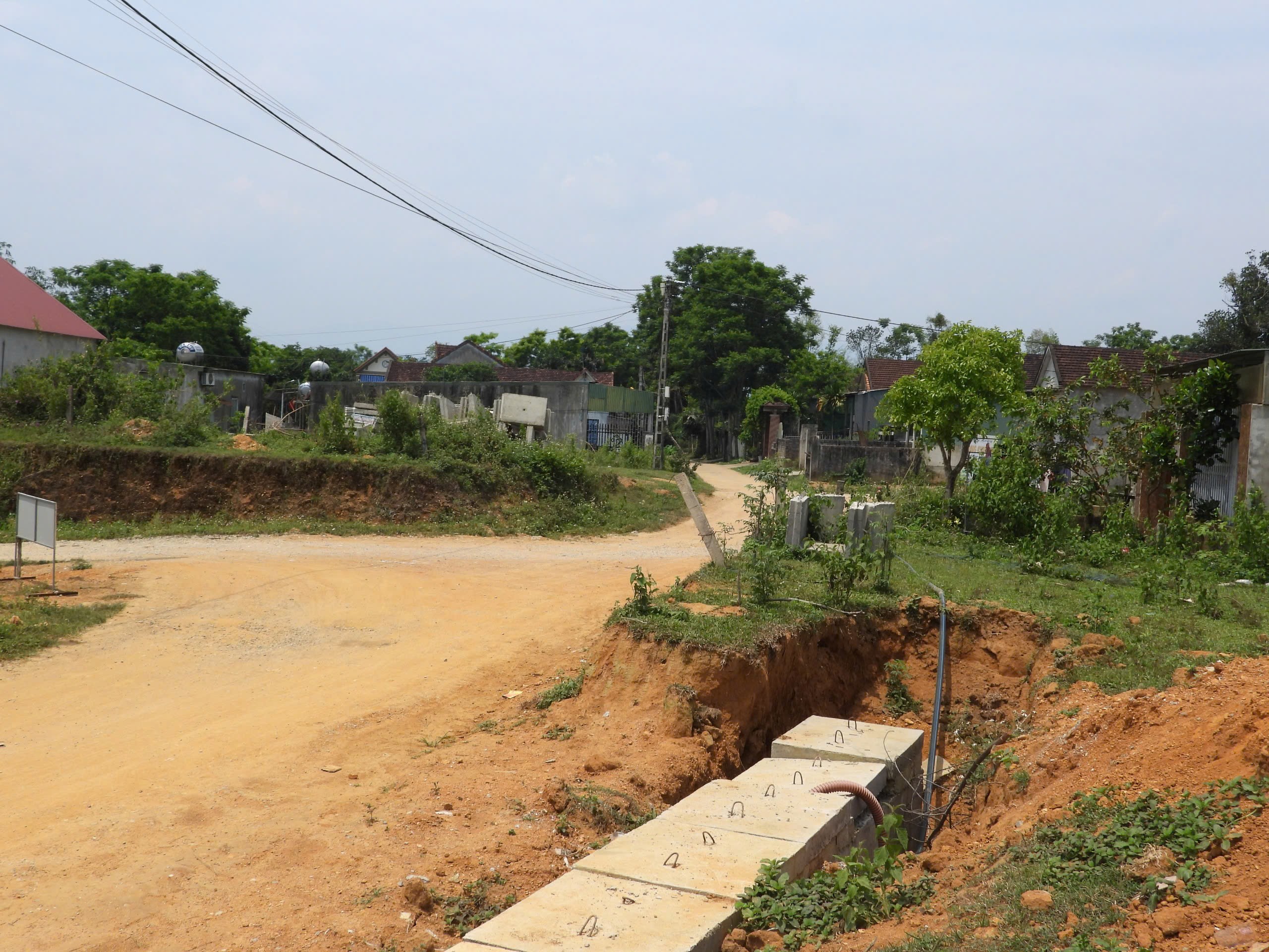 Vì sao dự án “Hạ tầng cơ bản cho phát triển toàn diện tỉnh Hà Tĩnh” chậm tiến độ?- Ảnh 2. Vì sao dự án “Hạ tầng cơ bản cho phát triển toàn diện tỉnh Hà Tĩnh” chậm tiến độ?- Ảnh 2.