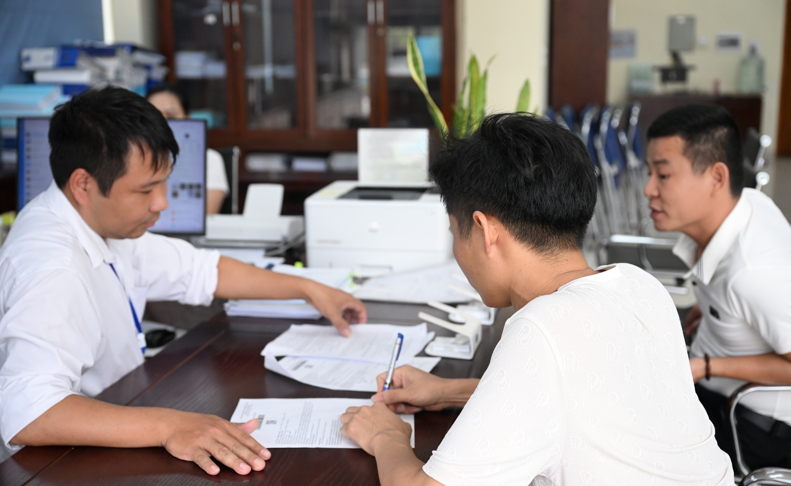 Giải bài toán dôi dư cấp phó sau sáp nhập thế nào?- Ảnh 1. Giải bài toán dôi dư cấp phó sau sáp nhập thế nào?- Ảnh 1.