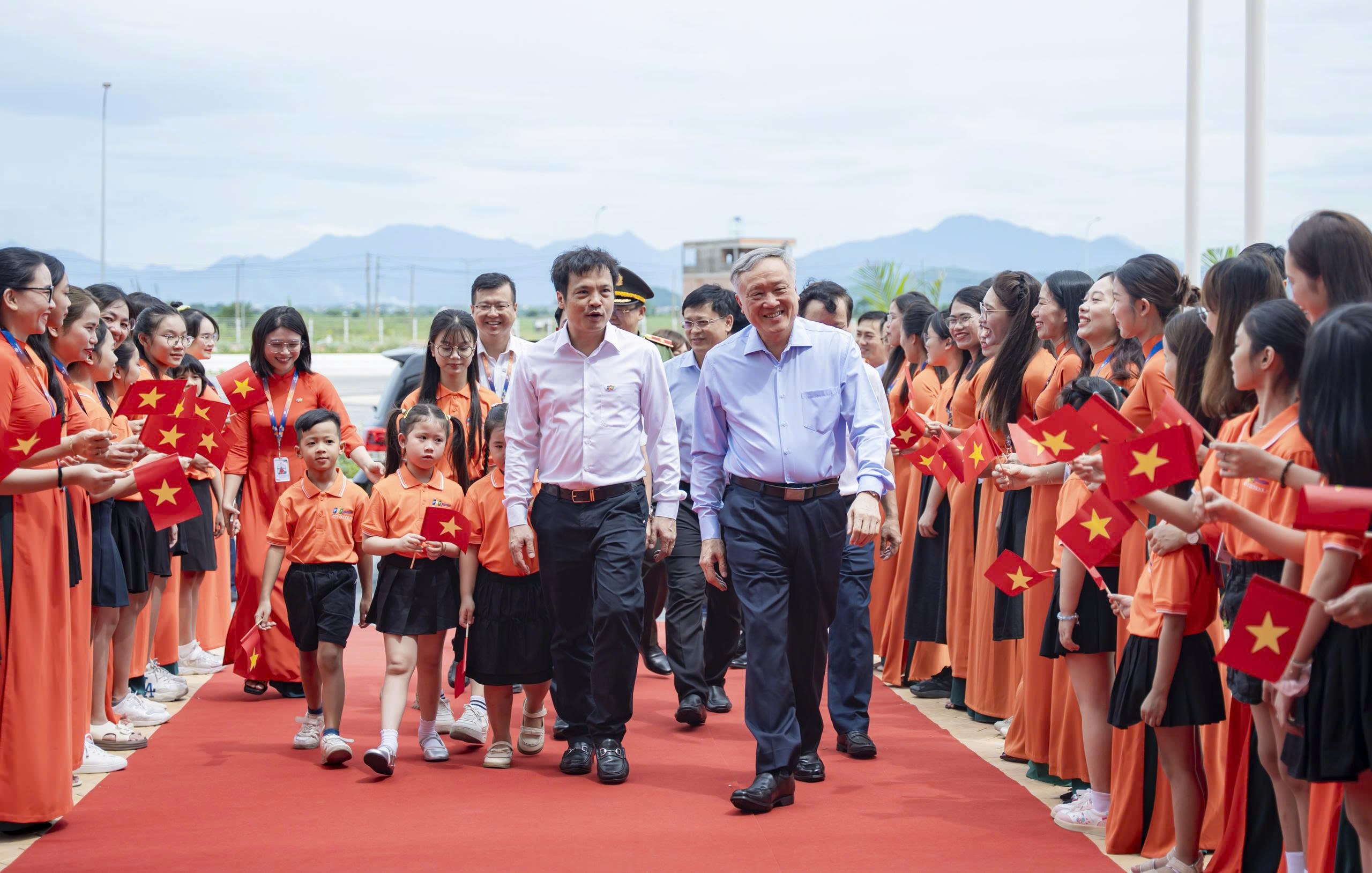 Phó Thủ tướng Nguyễn Hòa Bình: Huế tiếp tục đổi mới, tận dụng tối đa các nguồn lực- Ảnh 3.