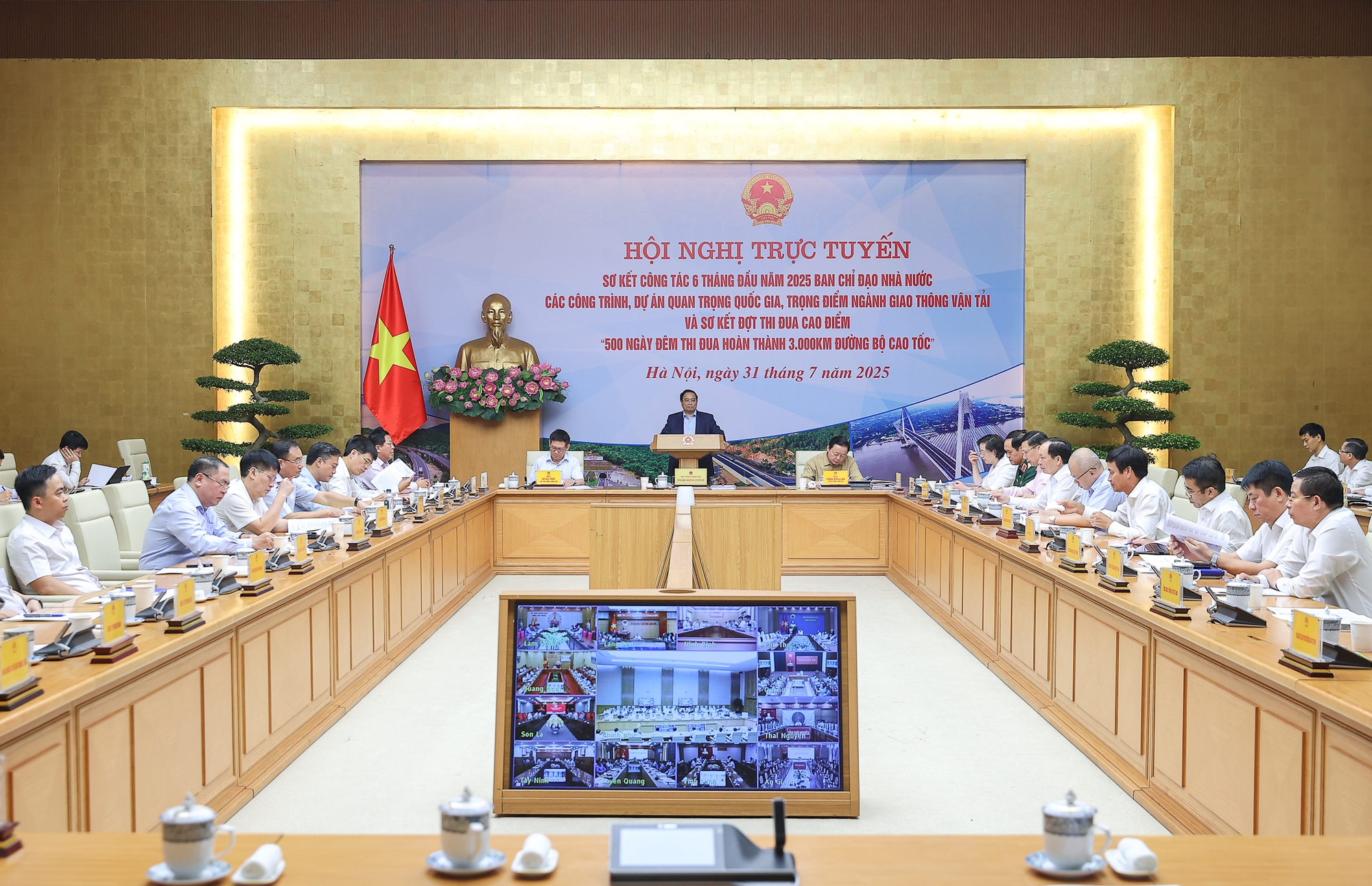 Bộ trưởng Trần Hồng Minh: Dự án cao tốc đồng loạt tăng tốc nhờ thông mặt bằng, vật liệu- Ảnh 2. Bộ trưởng Trần Hồng Minh: Dự án cao tốc đồng loạt tăng tốc nhờ thông mặt bằng, vật liệu- Ảnh 2.