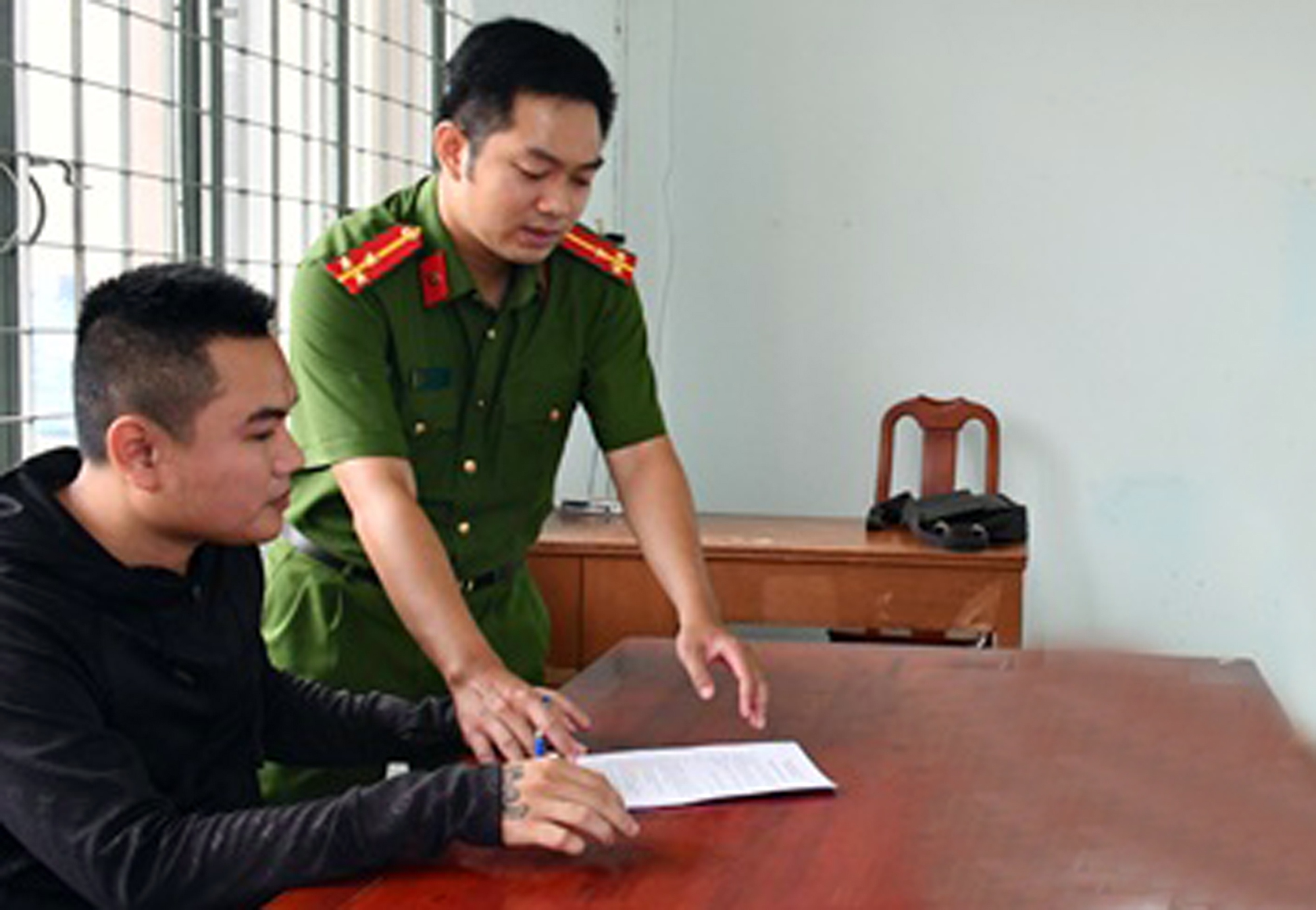 Đồng Tháp bắt đối tượng tội cố ý gây thương tích có 3 tiền án, tiền sự- Ảnh 1. Đồng Tháp bắt đối tượng tội cố ý gây thương tích có 3 tiền án, tiền sự- Ảnh 1.