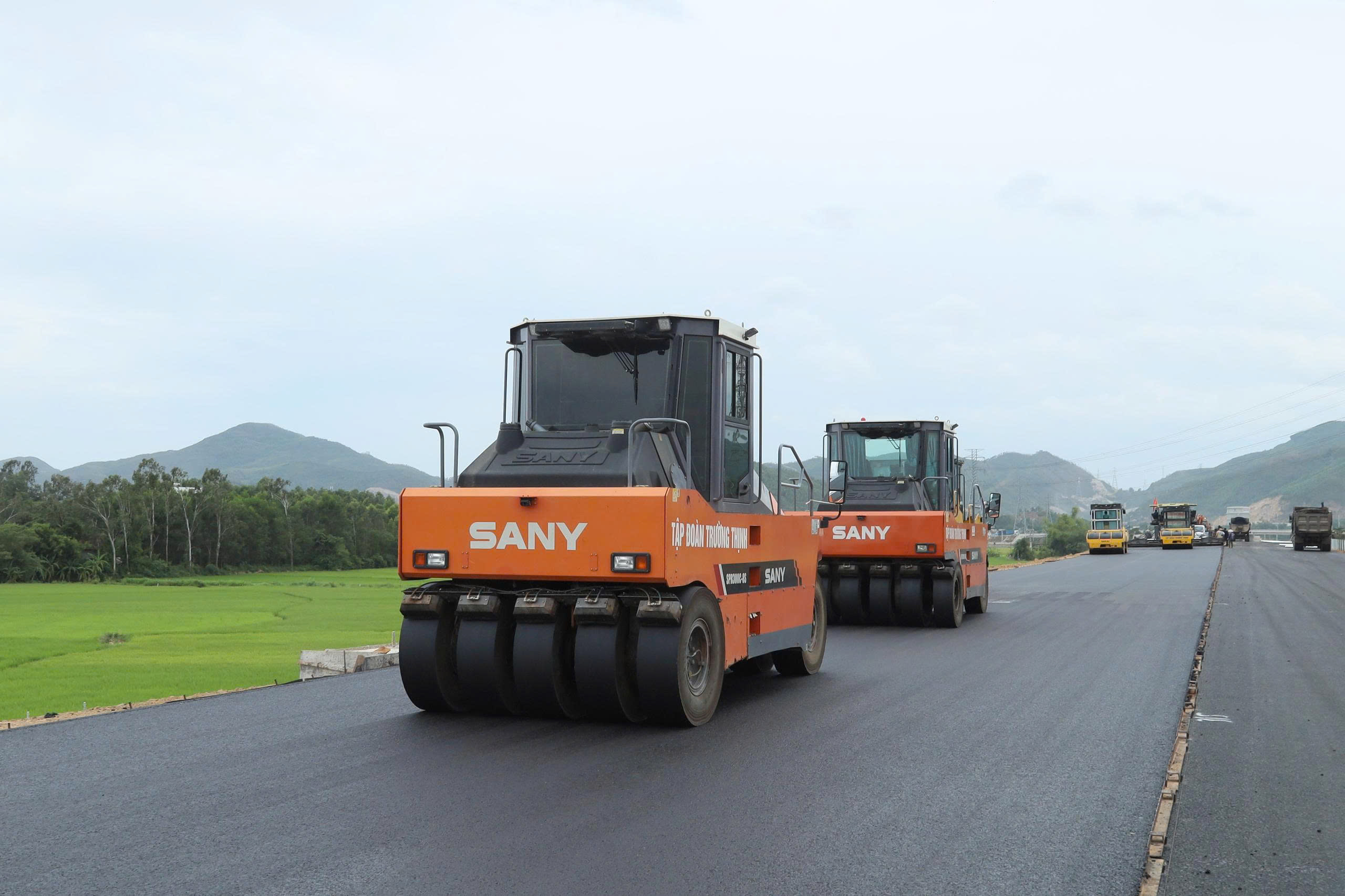 Gia Lai hoàn thành giải phóng mặt bằng dự án cao tốc Bắc - Nam phía Đông- Ảnh 2. Gia Lai hoàn thành giải phóng mặt bằng dự án cao tốc Bắc - Nam phía Đông- Ảnh 2.